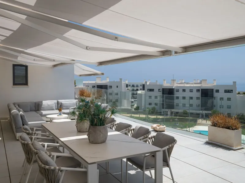 PENTHOUSE PERFECTION WITH UNRIVALLED SEA VIEWS