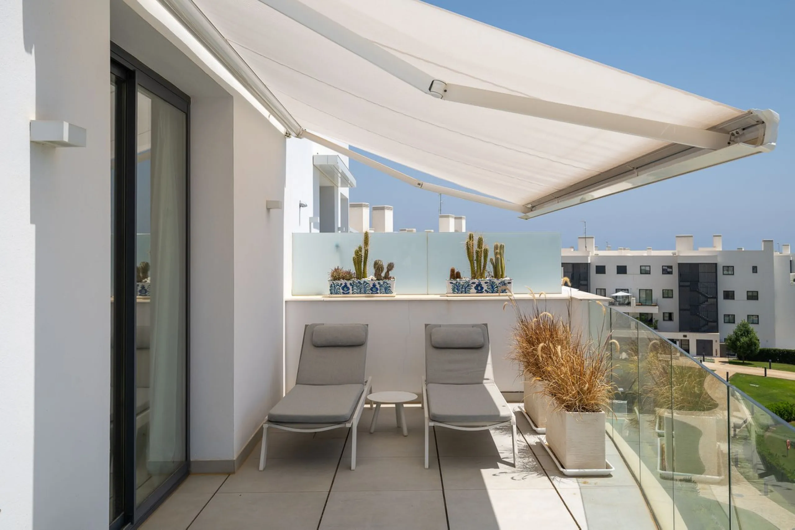 PENTHOUSE PERFECTION WITH UNRIVALLED SEA VIEWS
