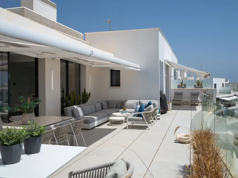 PENTHOUSE PERFECTION WITH UNRIVALLED SEA VIEWS