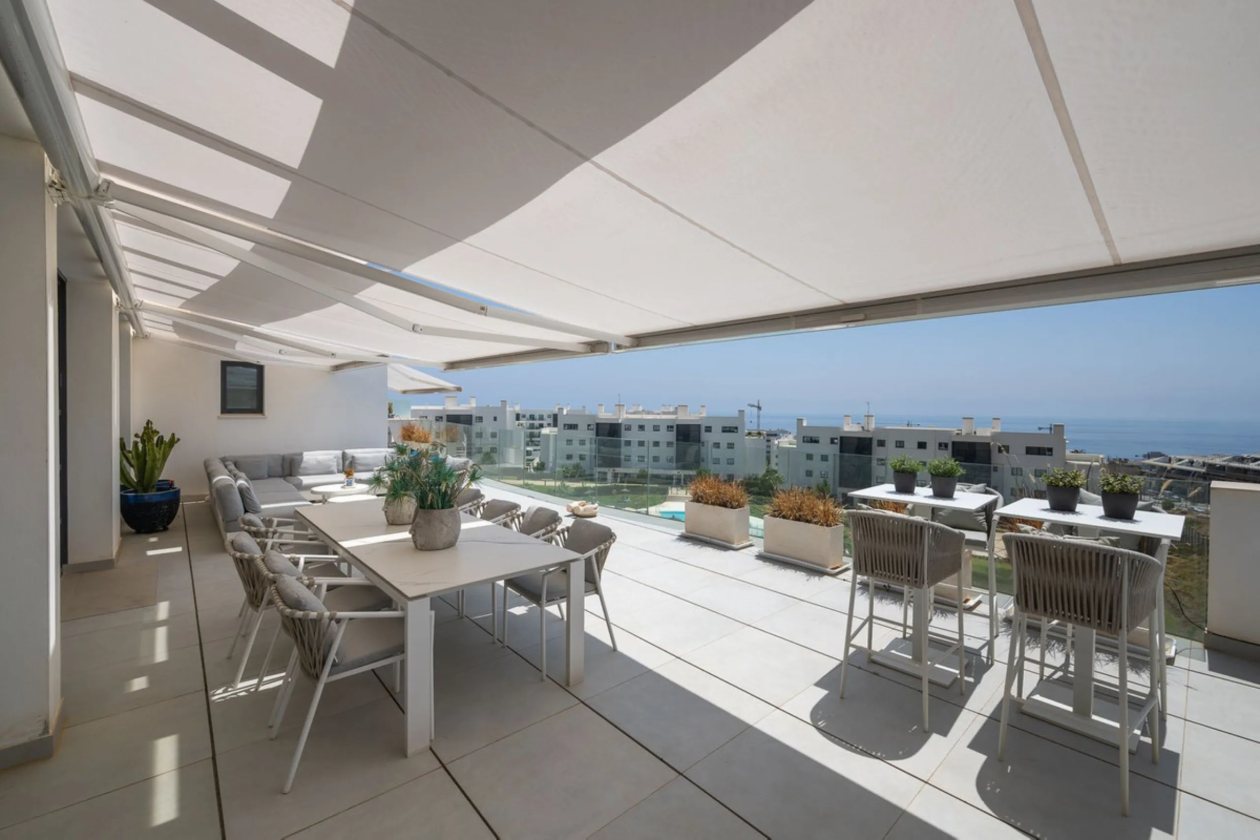 PENTHOUSE PERFECTION WITH UNRIVALLED SEA VIEWS