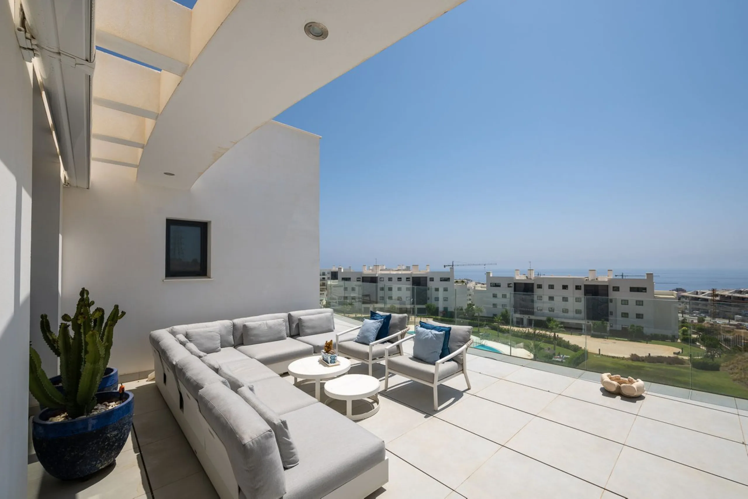 PENTHOUSE PERFECTION WITH UNRIVALLED SEA VIEWS