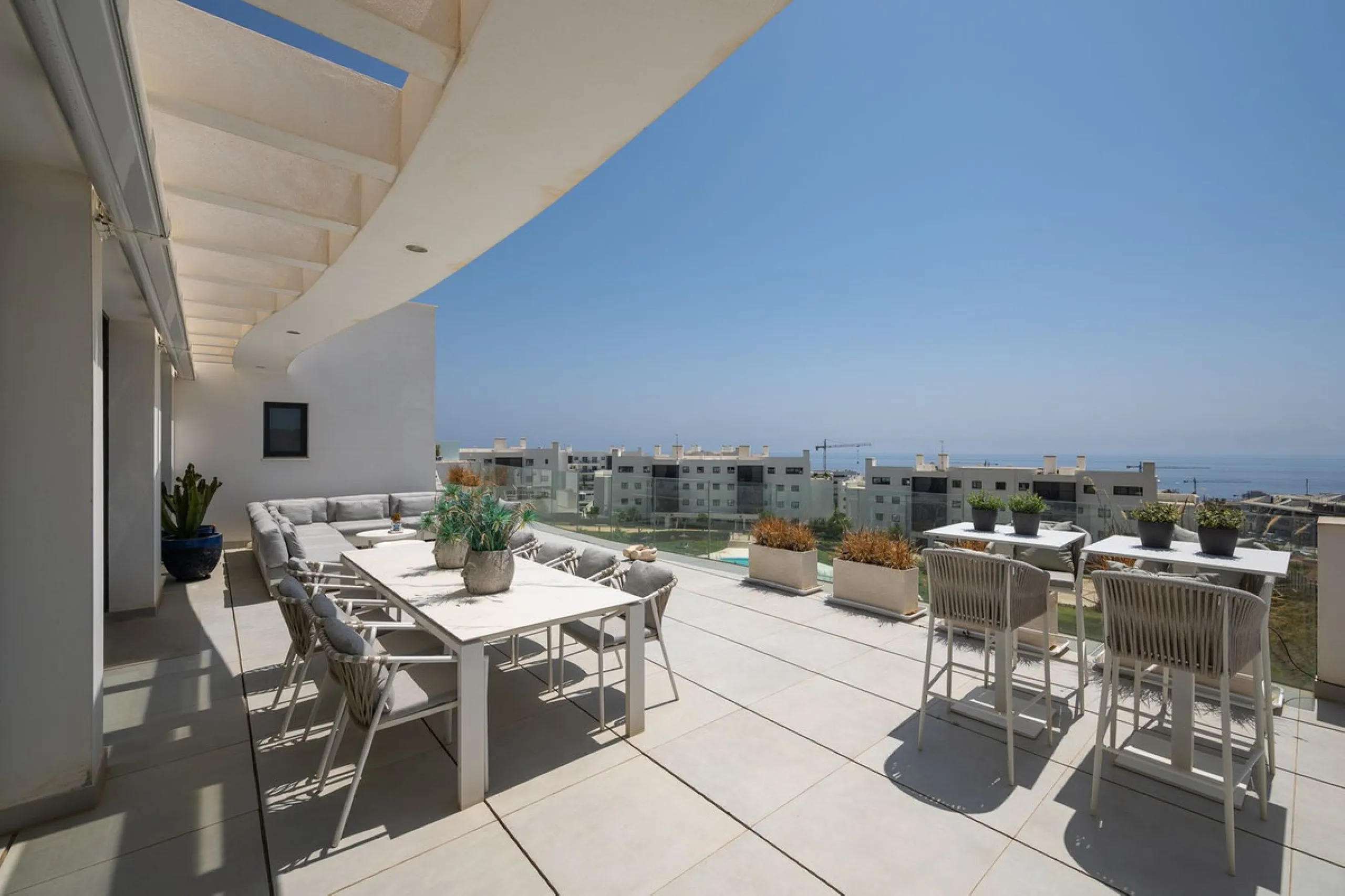 PENTHOUSE PERFECTION WITH UNRIVALLED SEA VIEWS
