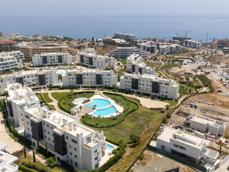PENTHOUSE PERFECTION WITH UNRIVALLED SEA VIEWS
