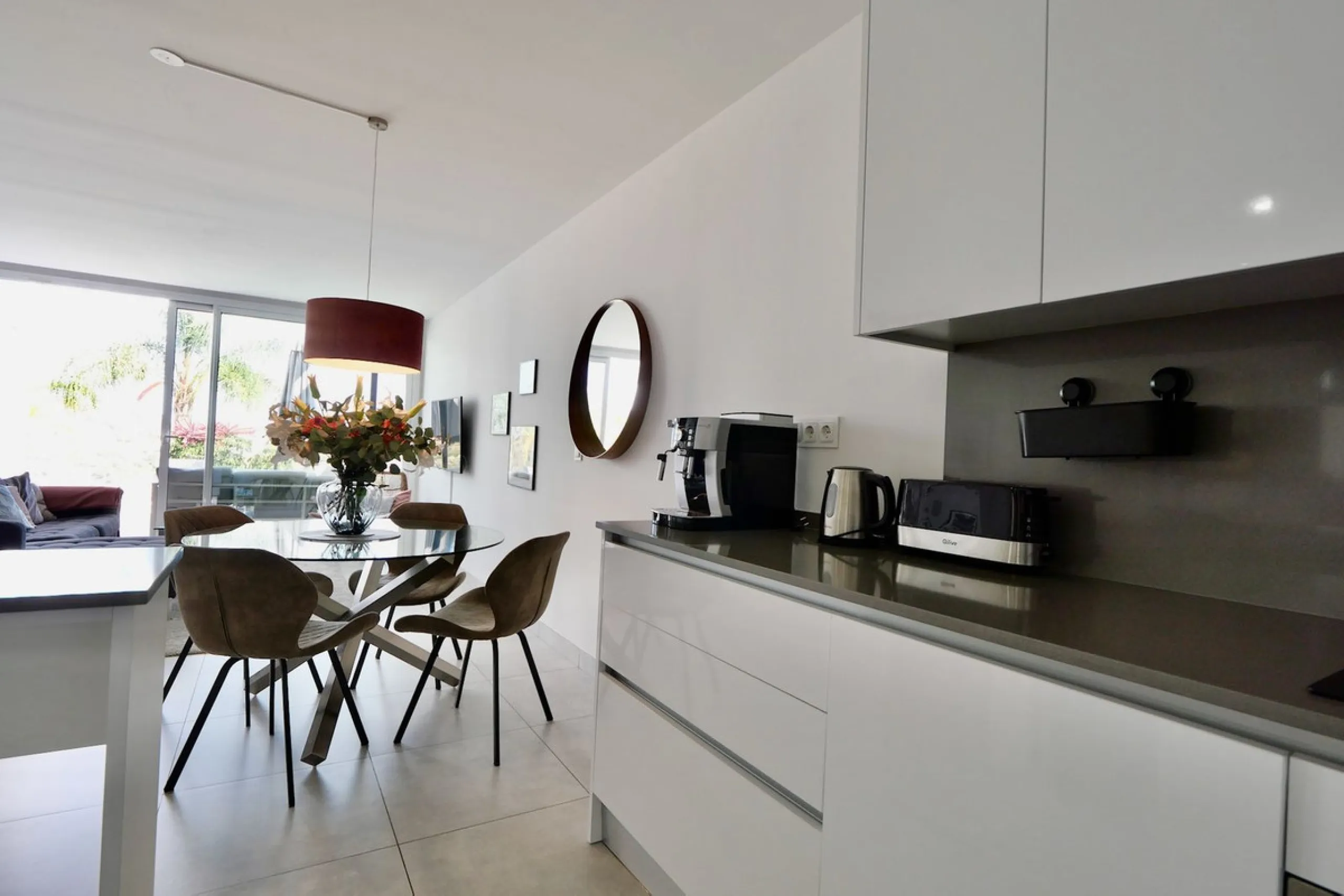 SHORT TERM RENTEL IS ALLOWED  -EASY VIEWING !!!!!!!!!!   This beautifully furnished 2-bedroom, 2-bathroom apartment is located in the exclusive Casa Banderas development in the charming fishing village of La Cala de Mijas. Just a short distance from the b