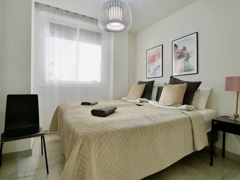 SHORT TERM RENTEL IS ALLOWED  -EASY VIEWING !!!!!!!!!!   This beautifully furnished 2-bedroom, 2-bathroom apartment is located in the exclusive Casa Banderas development in the charming fishing village of La Cala de Mijas. Just a short distance from the b