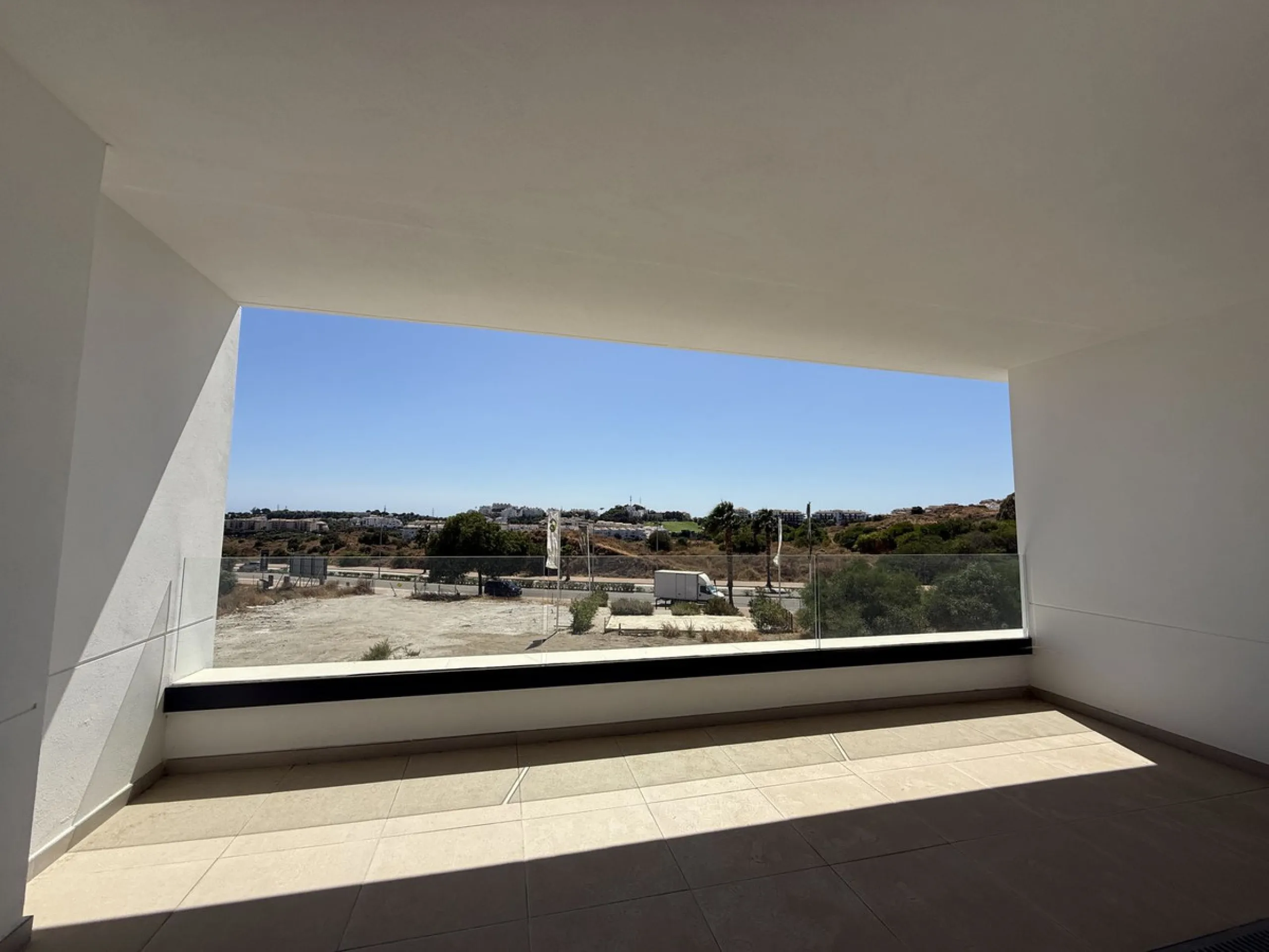 **Modern apartment with sea and mountain views in the heart of Calanova Golf **