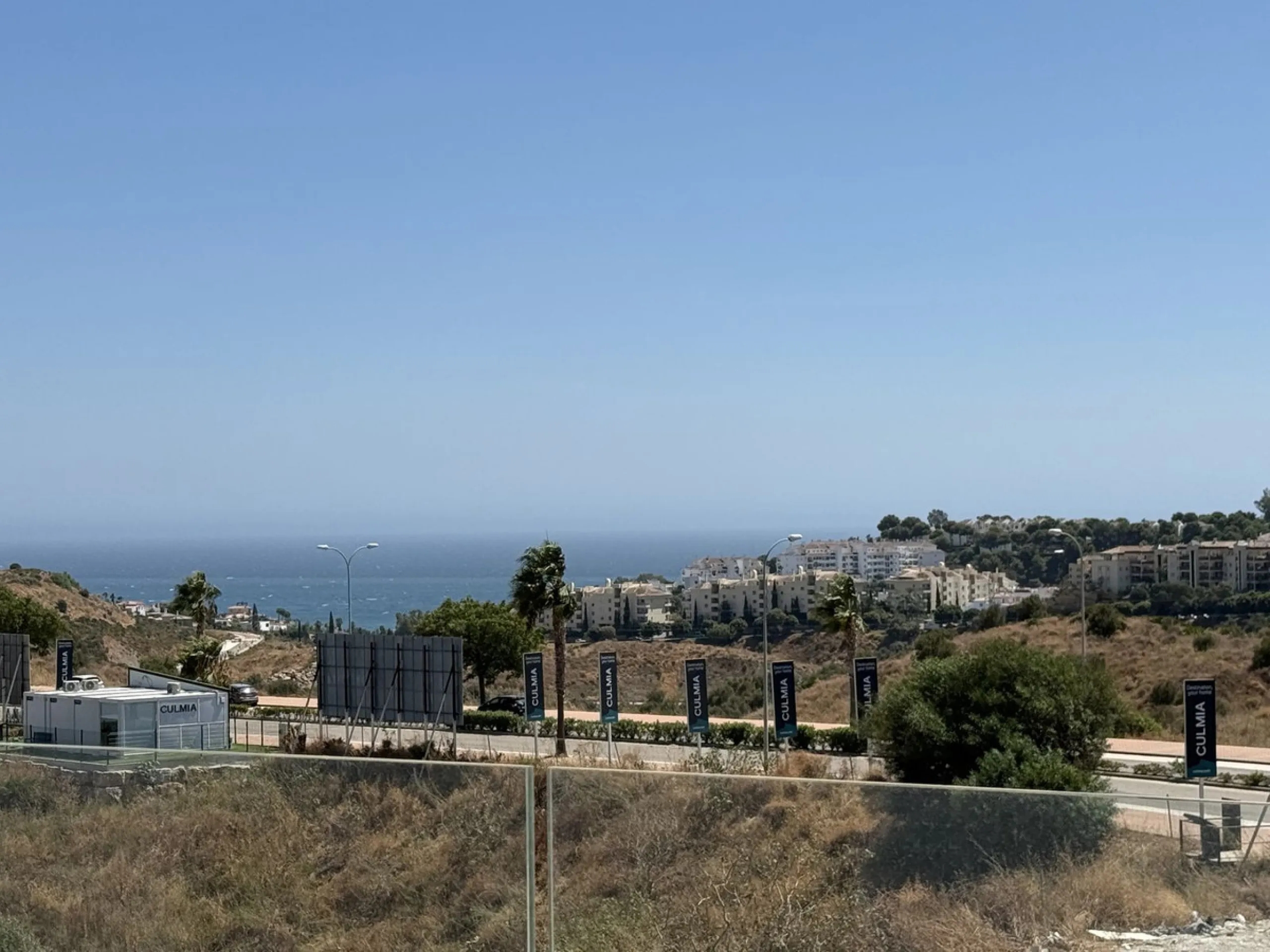 **Modern apartment with sea and mountain views in the heart of Calanova Golf **