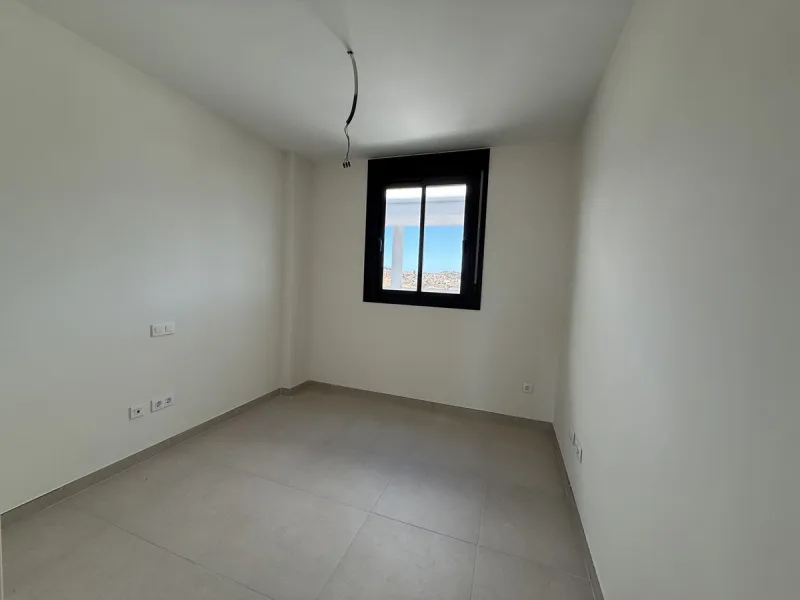 **Modern apartment with sea and mountain views in the heart of Calanova Golf **
