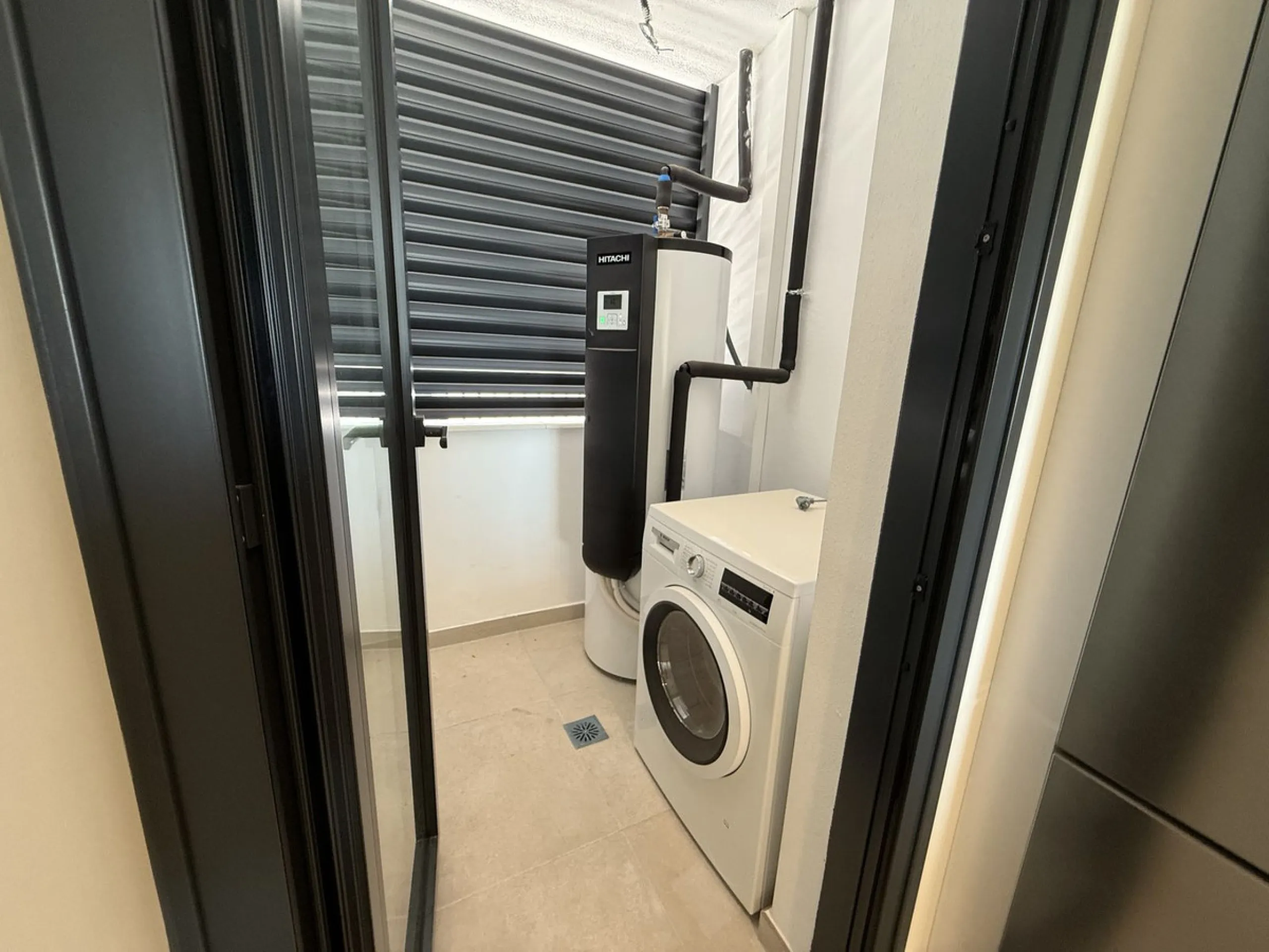 **Modern apartment with sea and mountain views in the heart of Calanova Golf **
