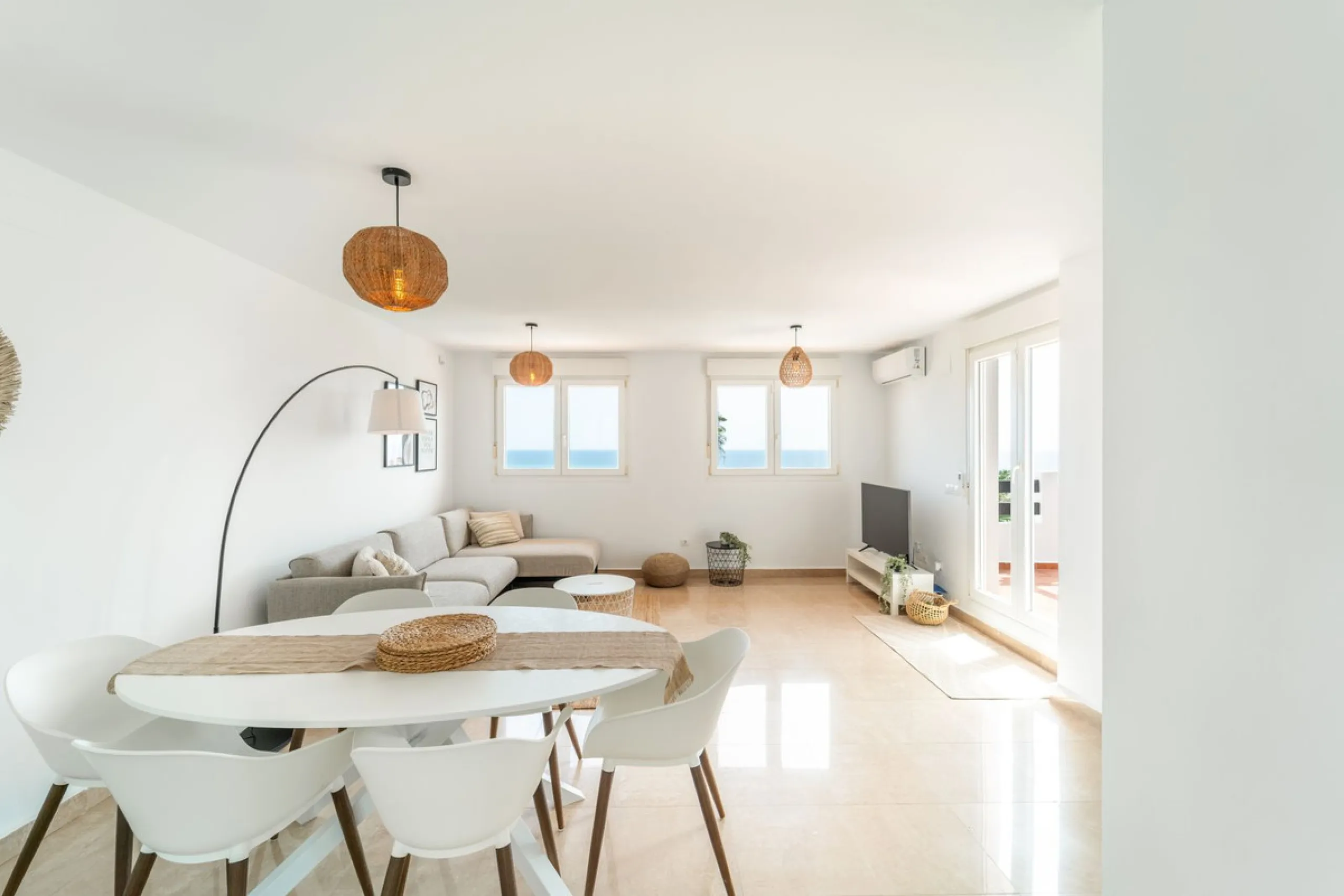Apartment - Penthouse Duplex в продаже в Manilva, Málaga. В доме 3 спален и 3 ванных комнат. Площадь дома 125 м²