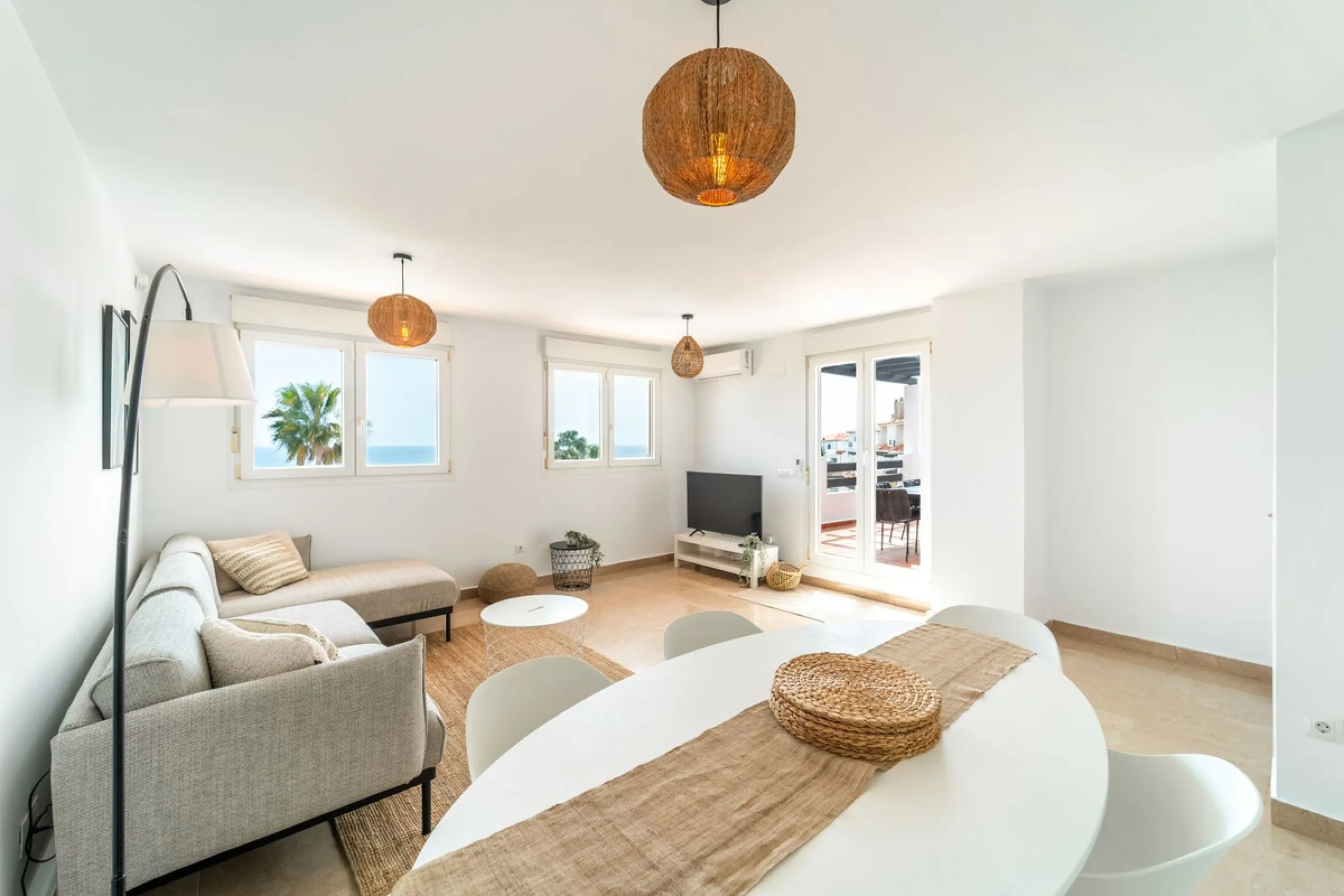 Apartment - Penthouse Duplex в продаже в Manilva, Málaga. В доме 3 спален и 3 ванных комнат. Площадь дома 125 м²