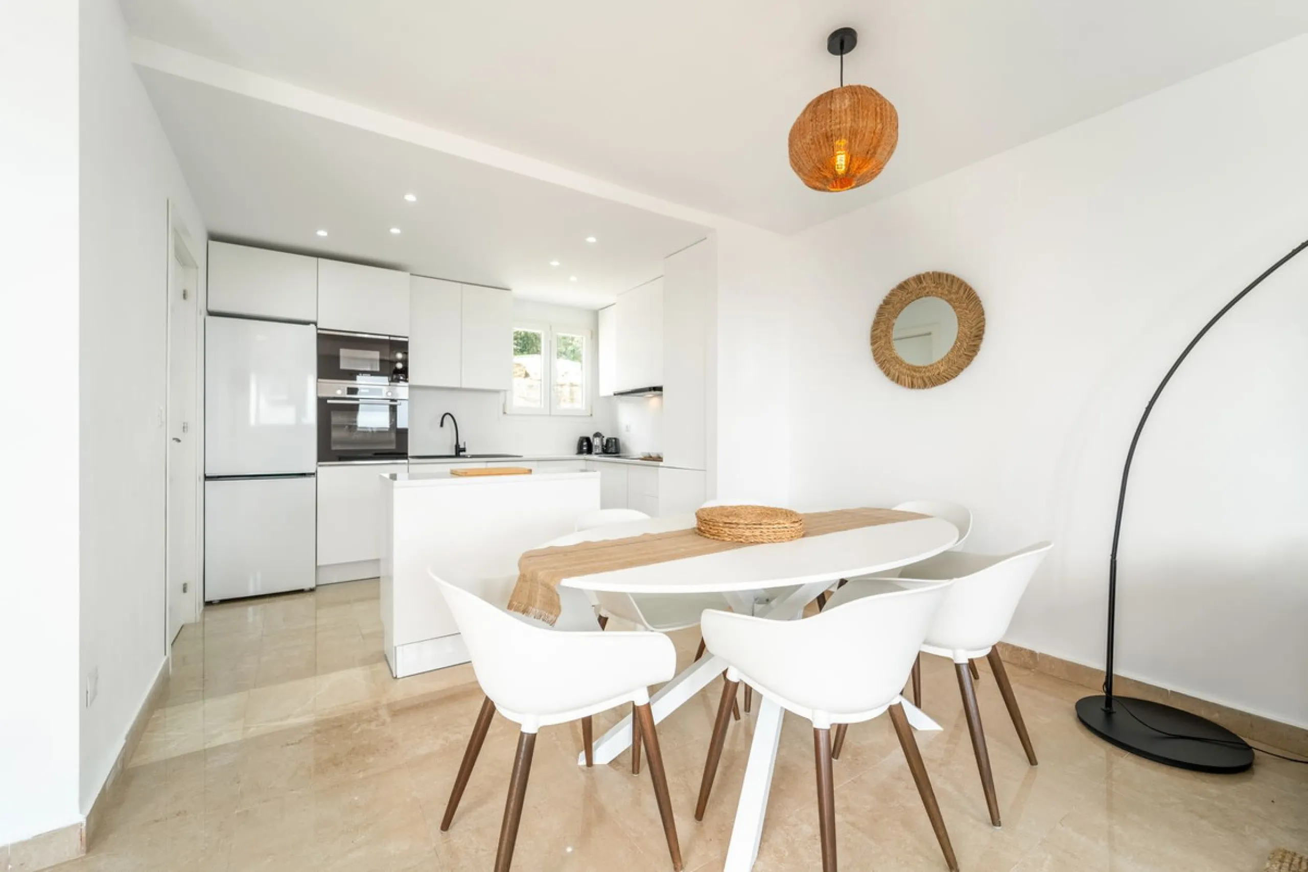Apartment - Penthouse Duplex в продаже в Manilva, Málaga. В доме 3 спален и 3 ванных комнат. Площадь дома 125 м²