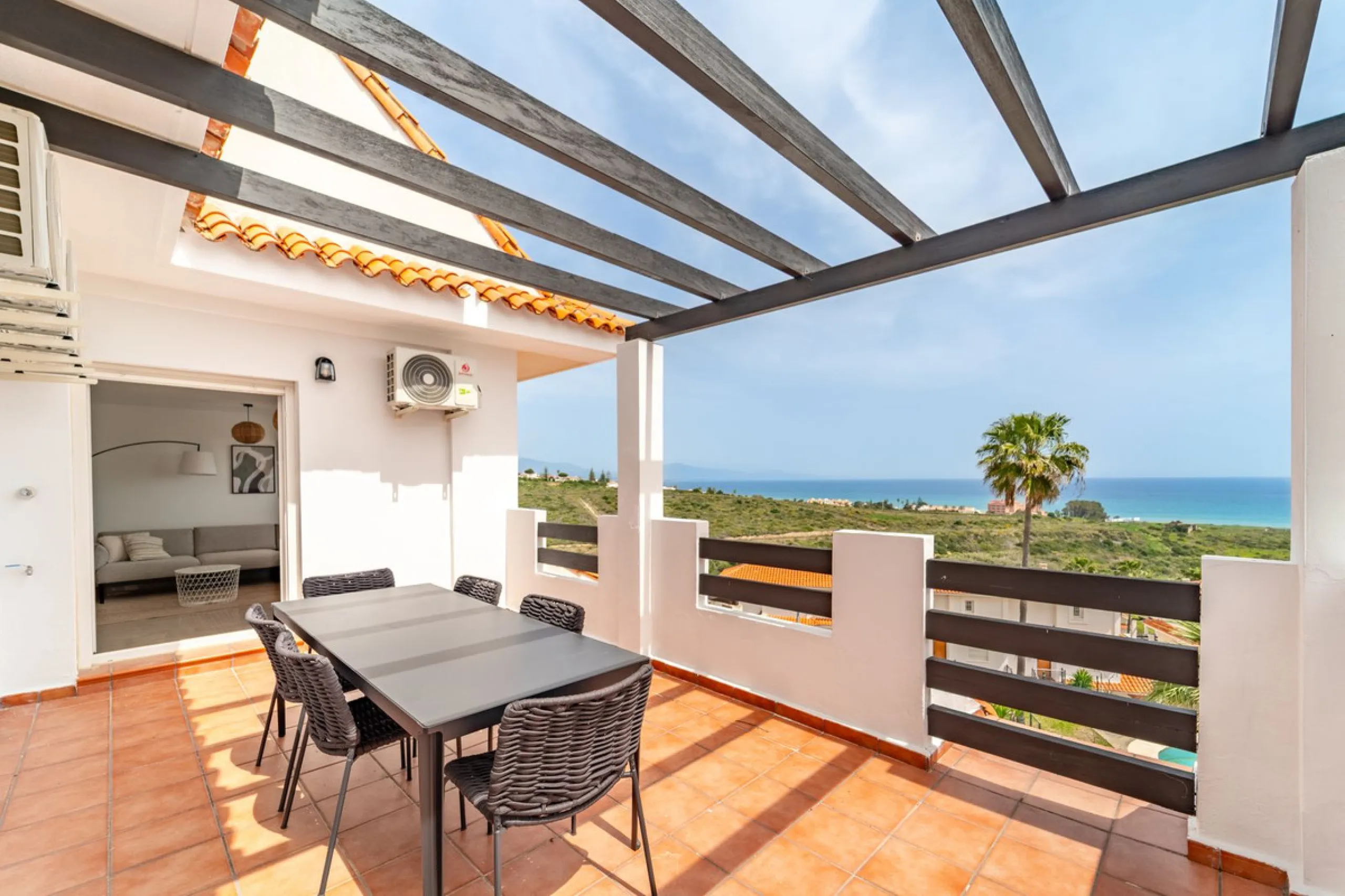 Apartment - Penthouse Duplex в продаже в Manilva, Málaga. В доме 3 спален и 3 ванных комнат. Площадь дома 125 м²