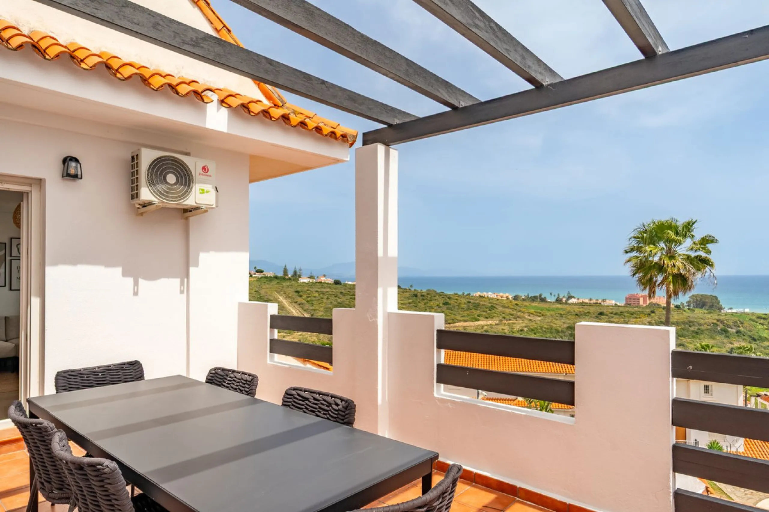 Apartment - Penthouse Duplex в продаже в Manilva, Málaga. В доме 3 спален и 3 ванных комнат. Площадь дома 125 м²