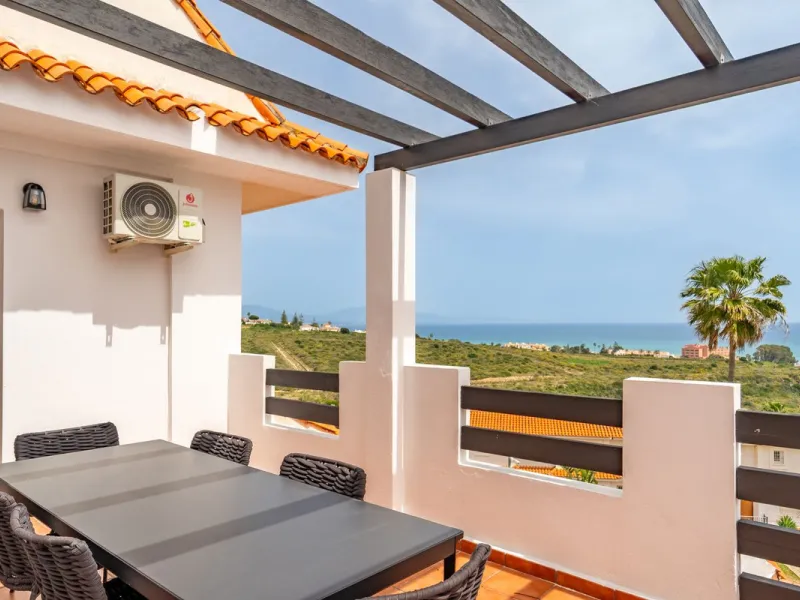 Apartment - Penthouse Duplex в продаже в Manilva, Málaga. В доме 3 спален и 3 ванных комнат. Площадь дома 125 м²