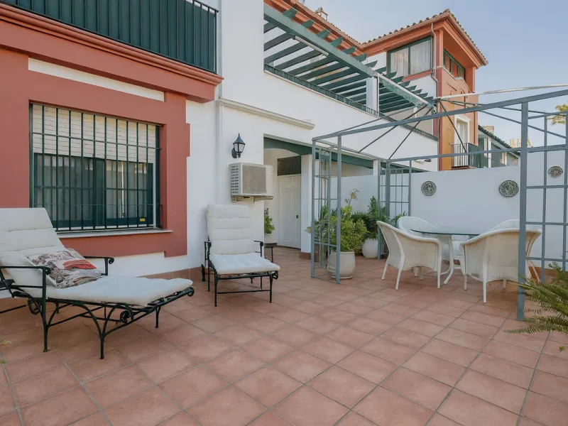 Apartment - Ground Floor Apartment в продаже в Estepona, Málaga. В доме 3 спален и 2 ванных комнат. Площадь дома 93 м²