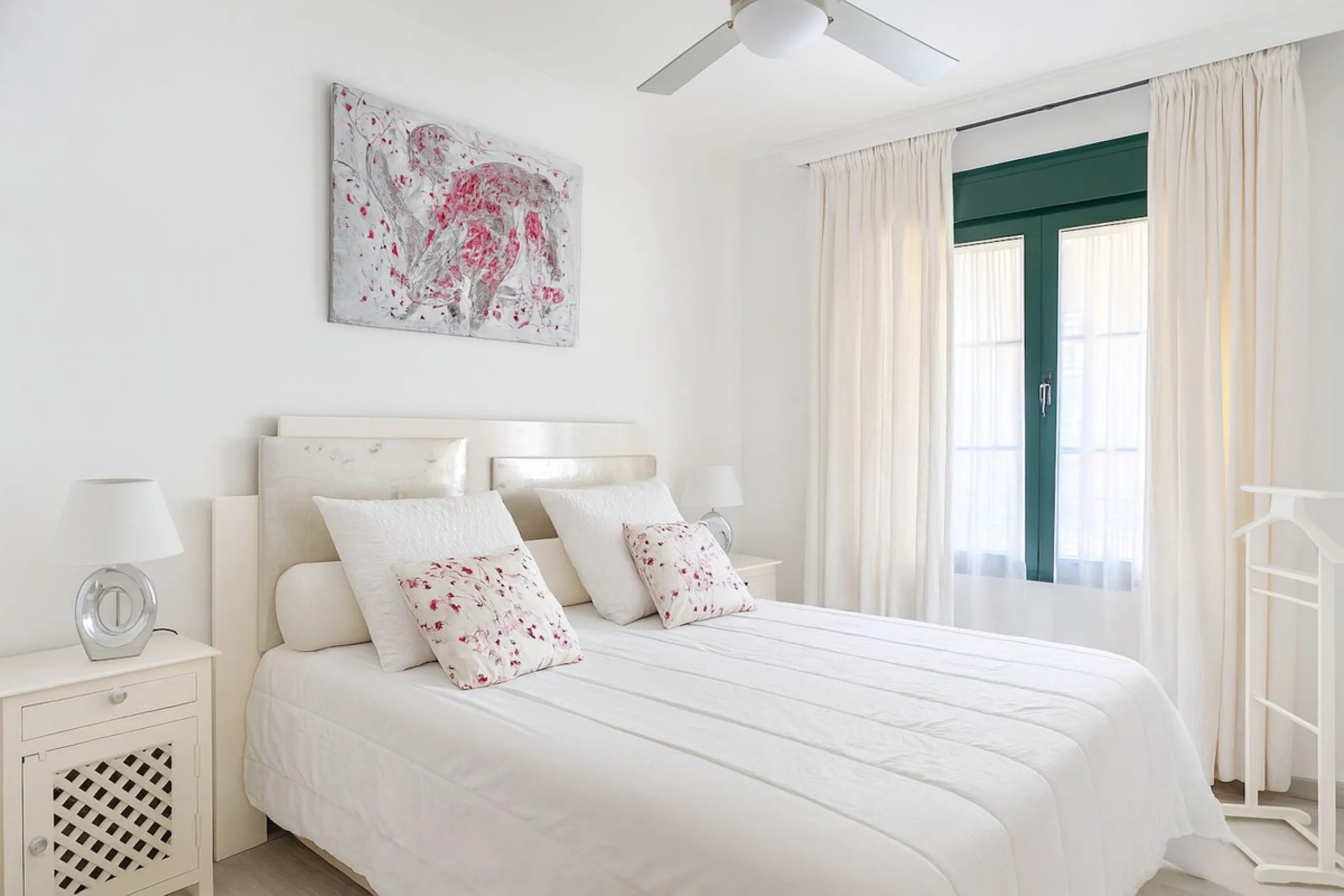 Apartment - Ground Floor Apartment в продаже в Estepona, Málaga. В доме 3 спален и 2 ванных комнат. Площадь дома 93 м²