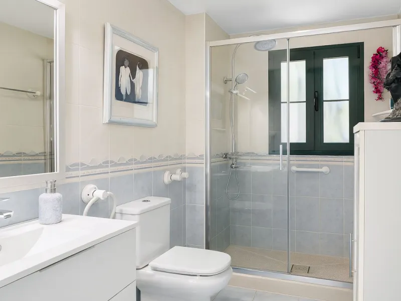 Apartment - Ground Floor Apartment в продаже в Estepona, Málaga. В доме 3 спален и 2 ванных комнат. Площадь дома 93 м²