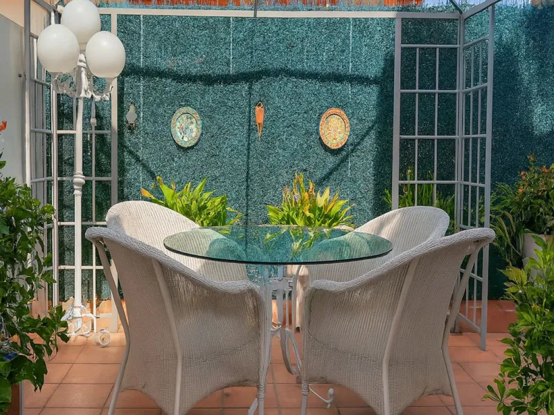 Apartment - Ground Floor Apartment в продаже в Estepona, Málaga. В доме 3 спален и 2 ванных комнат. Площадь дома 93 м²