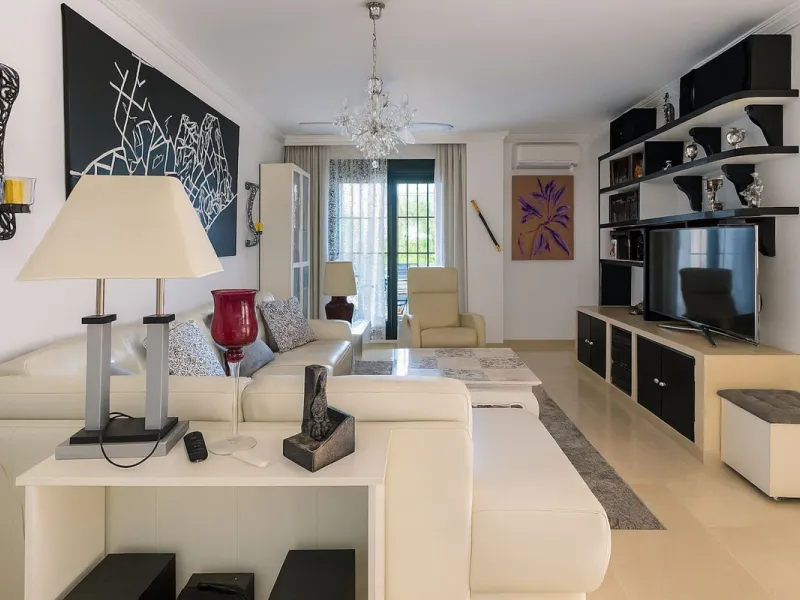Apartment - Ground Floor Apartment в продаже в Estepona, Málaga. В доме 3 спален и 2 ванных комнат. Площадь дома 93 м²