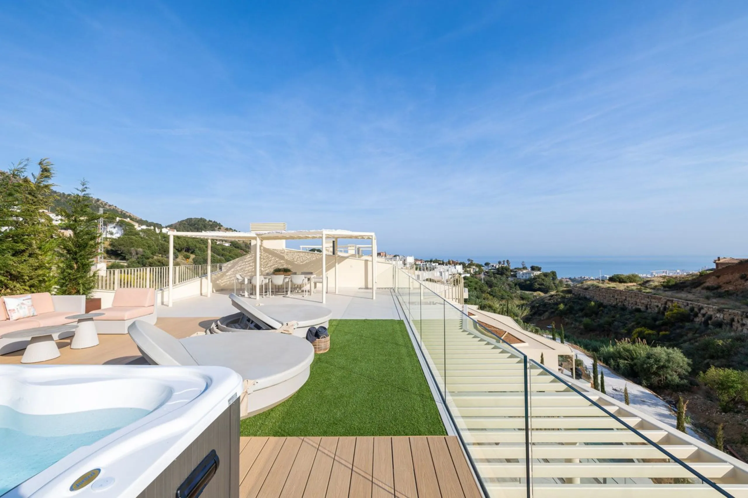 Apartment - Penthouse в продаже в Fuengirola, Málaga. В доме 3 спален и 3 ванных комнат. Площадь дома 130 м²