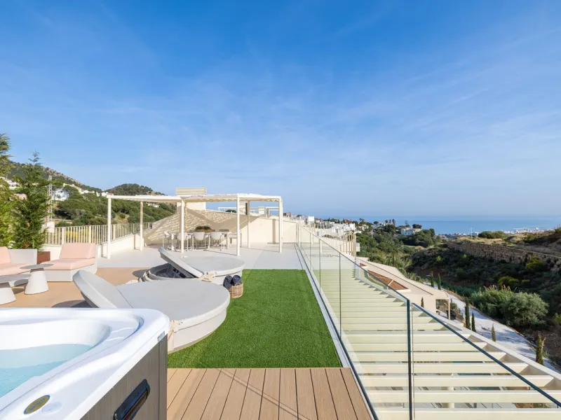 Apartment - Penthouse в продаже в Fuengirola, Málaga. В доме 3 спален и 3 ванных комнат. Площадь дома 130 м²