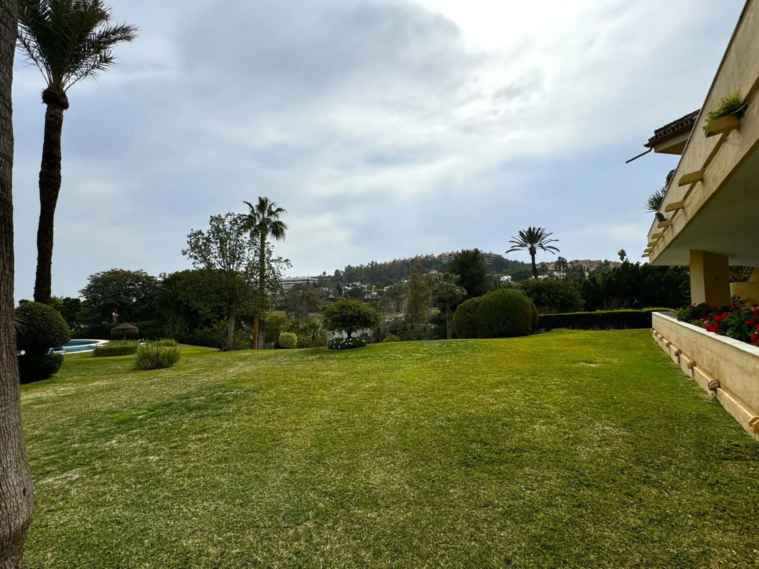 In the heart of Nueva Andalucía, within the sought-after  Country Club Las Brisas complex, lies a property with extraordinary potential for those seeking to invest in one of Marbella's most exclusive areas.