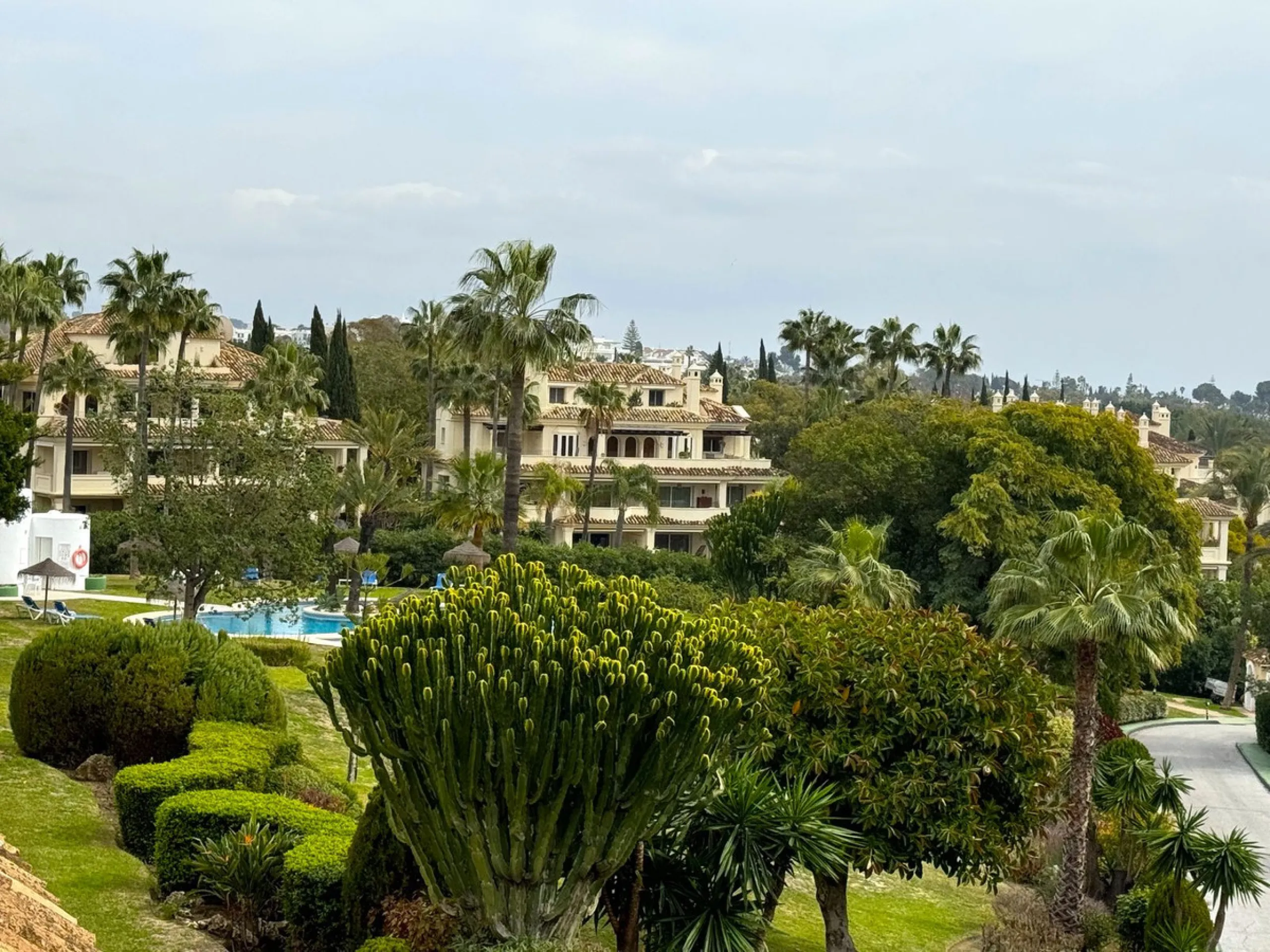 In the heart of Nueva Andalucía, within the sought-after  Country Club Las Brisas complex, lies a property with extraordinary potential for those seeking to invest in one of Marbella's most exclusive areas.