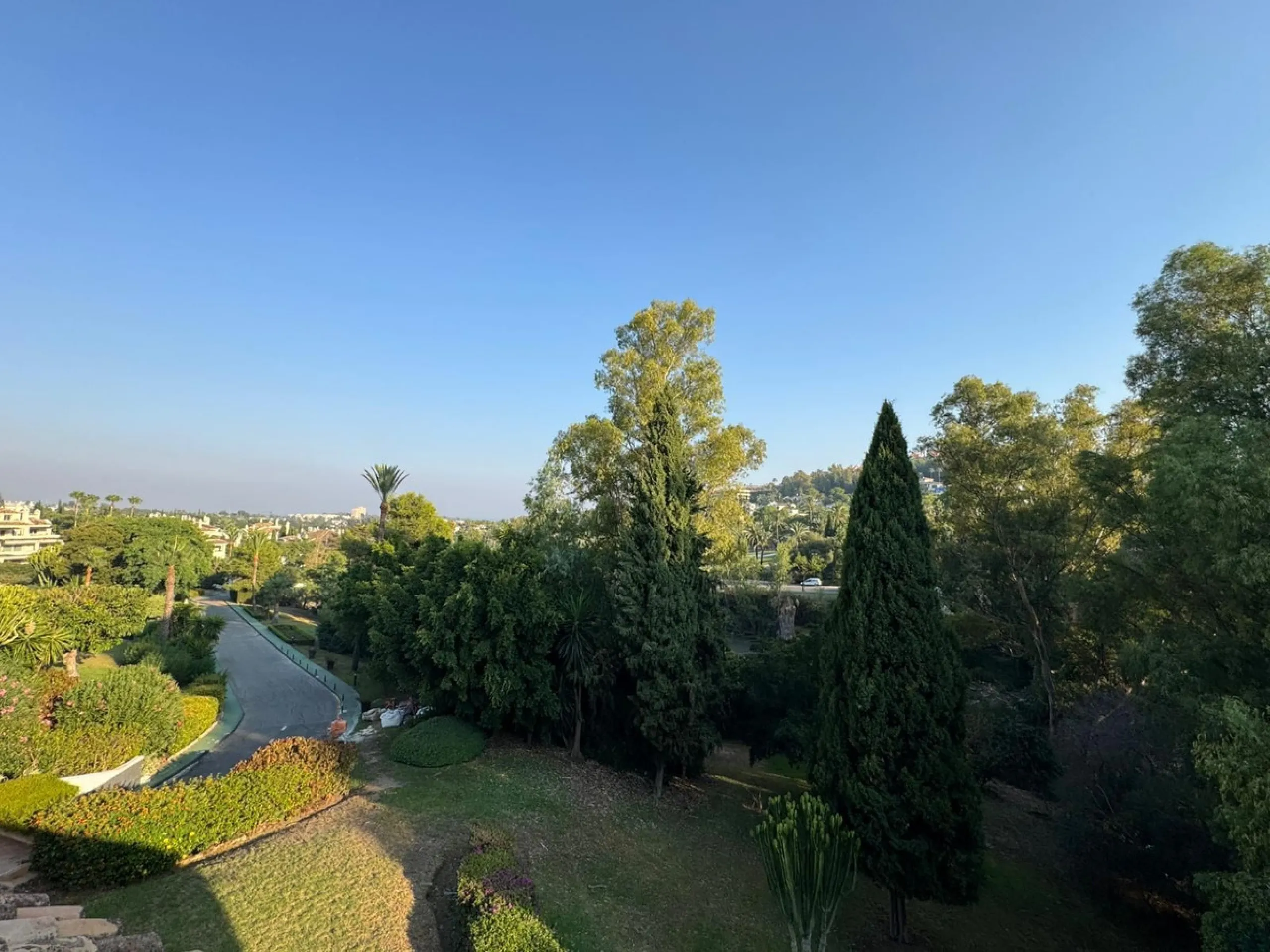 In the heart of Nueva Andalucía, within the sought-after  Country Club Las Brisas complex, lies a property with extraordinary potential for those seeking to invest in one of Marbella's most exclusive areas.