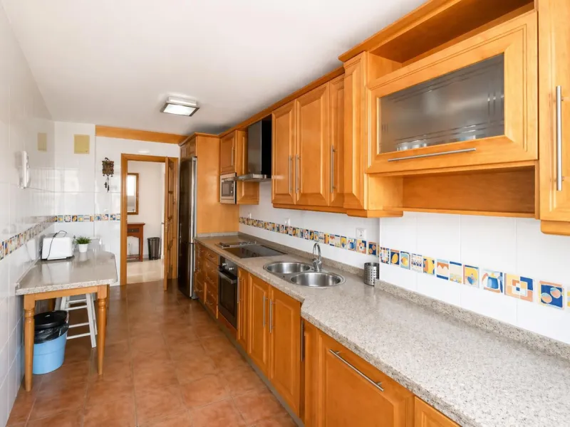 Spacious 4-Bedroom Apartment Near the Beach