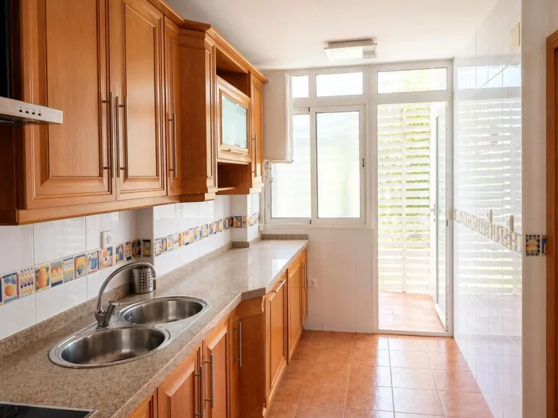 Spacious 4-Bedroom Apartment Near the Beach