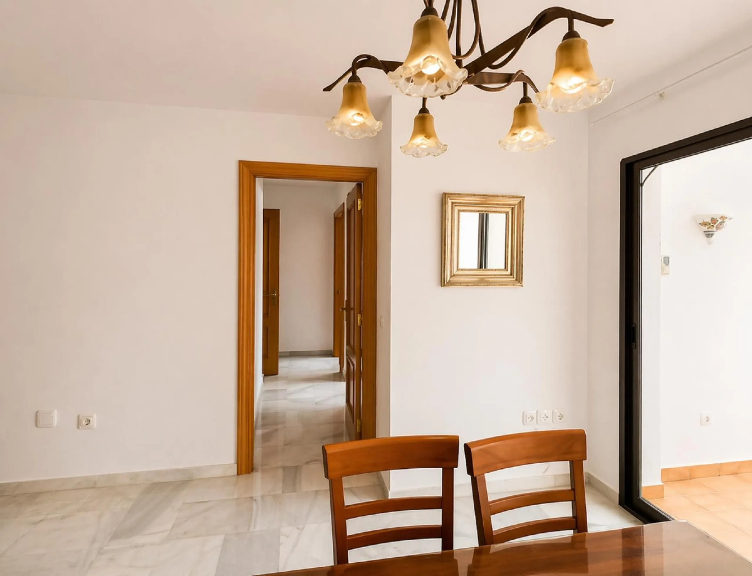 Spacious 4-Bedroom Apartment Near the Beach