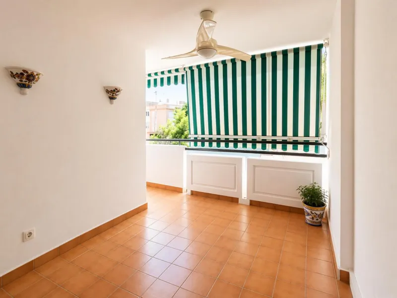 Spacious 4-Bedroom Apartment Near the Beach