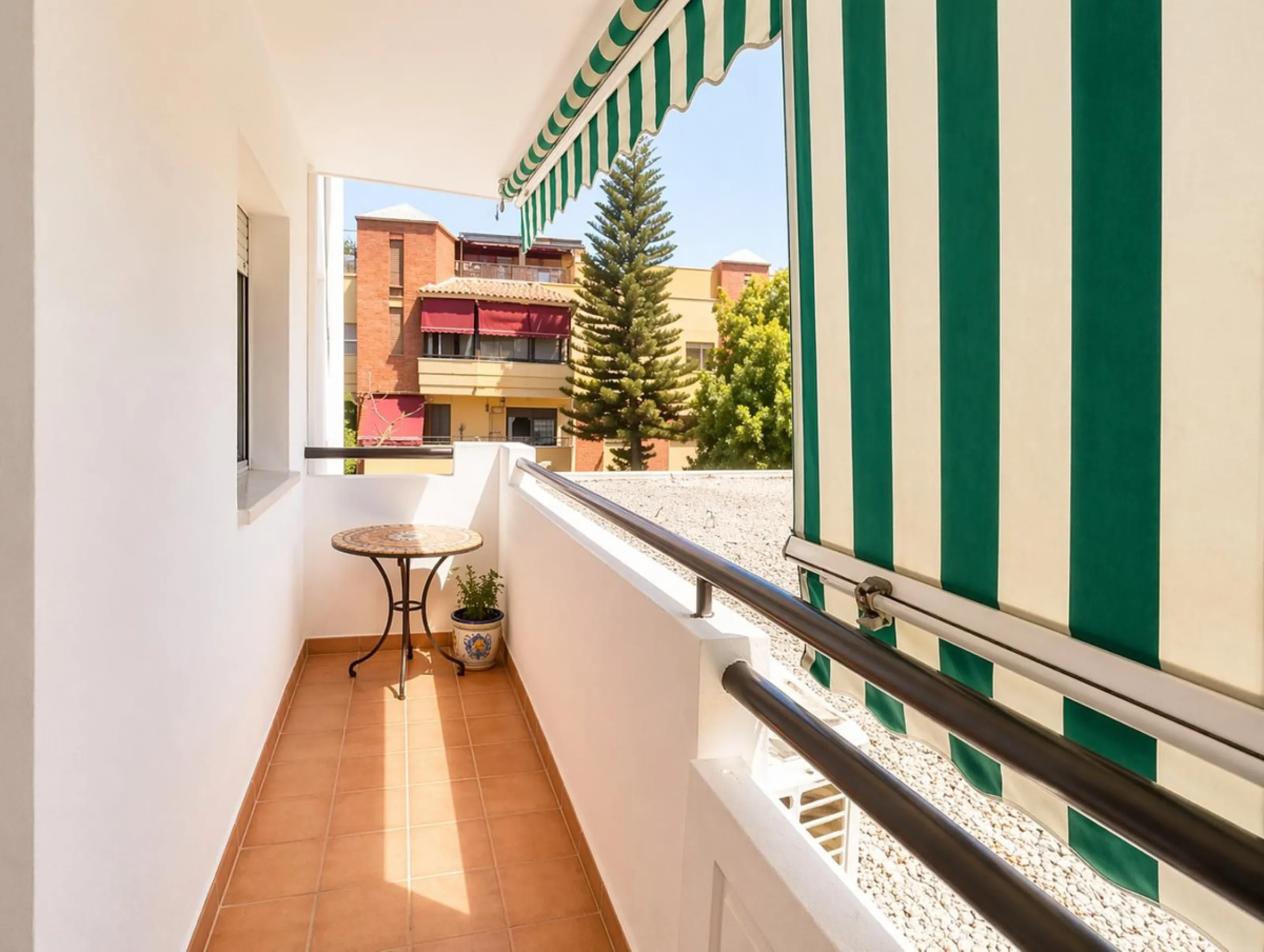 Spacious 4-Bedroom Apartment Near the Beach