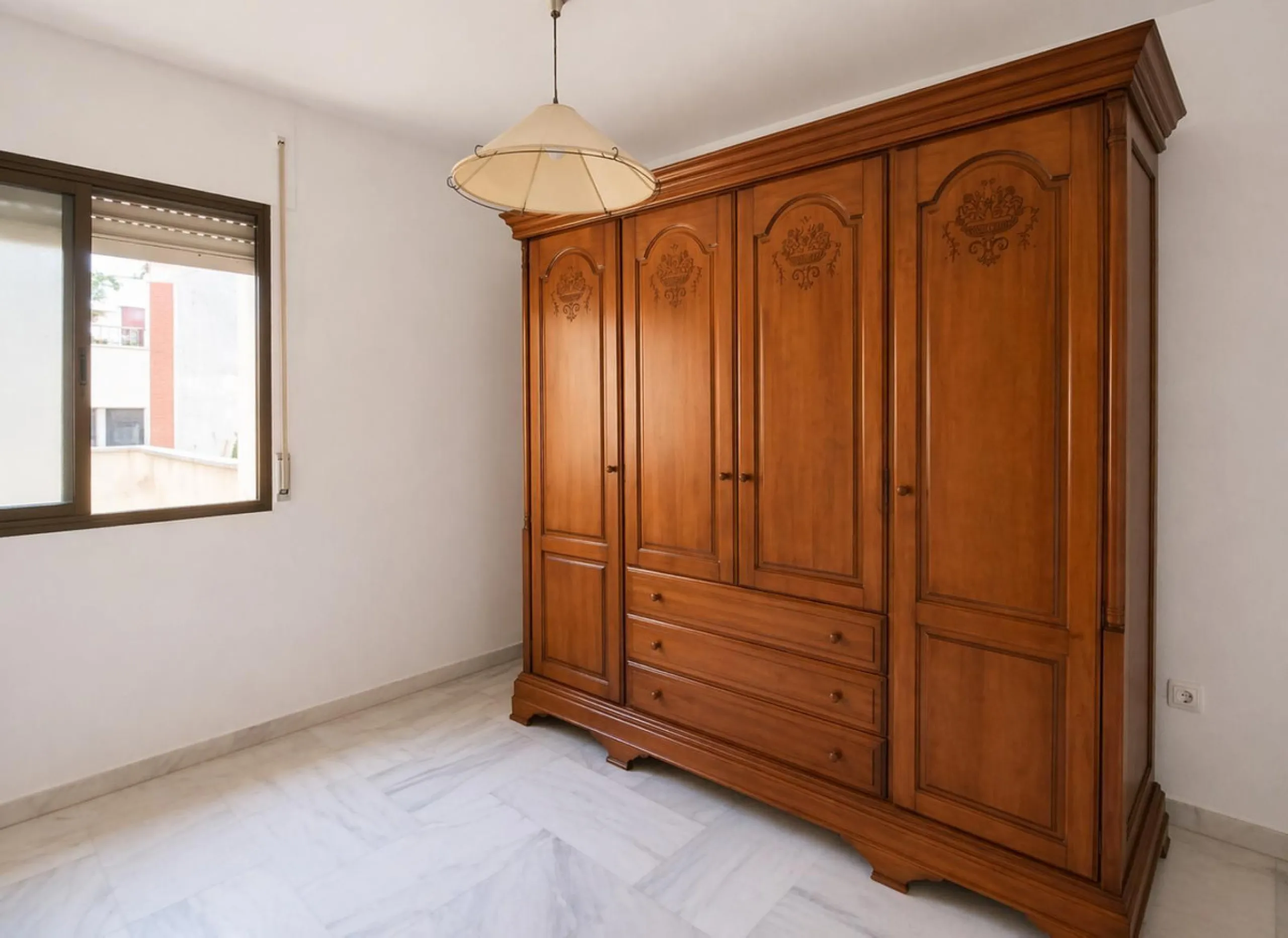 Spacious 4-Bedroom Apartment Near the Beach