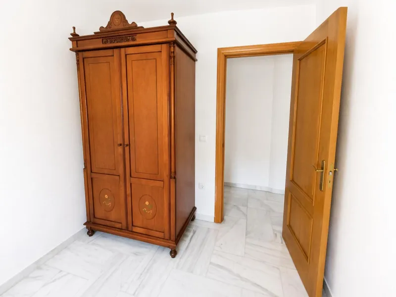 Spacious 4-Bedroom Apartment Near the Beach