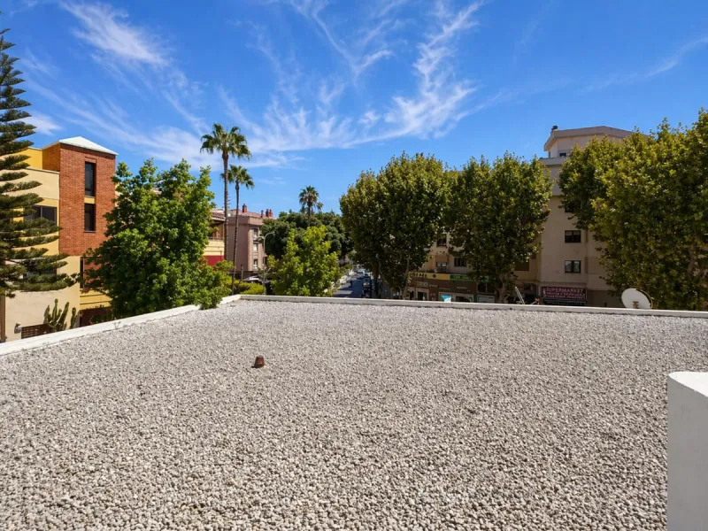 Spacious 4-Bedroom Apartment Near the Beach