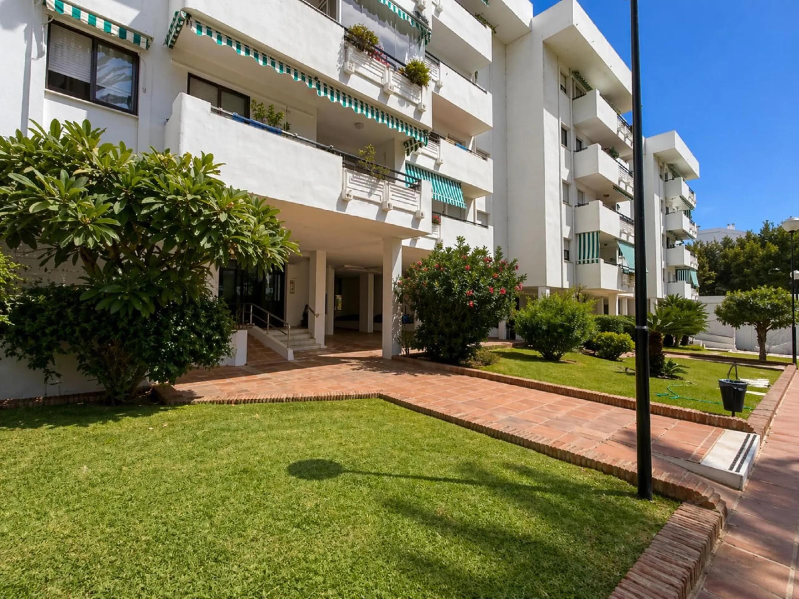 Spacious 4-Bedroom Apartment Near the Beach
