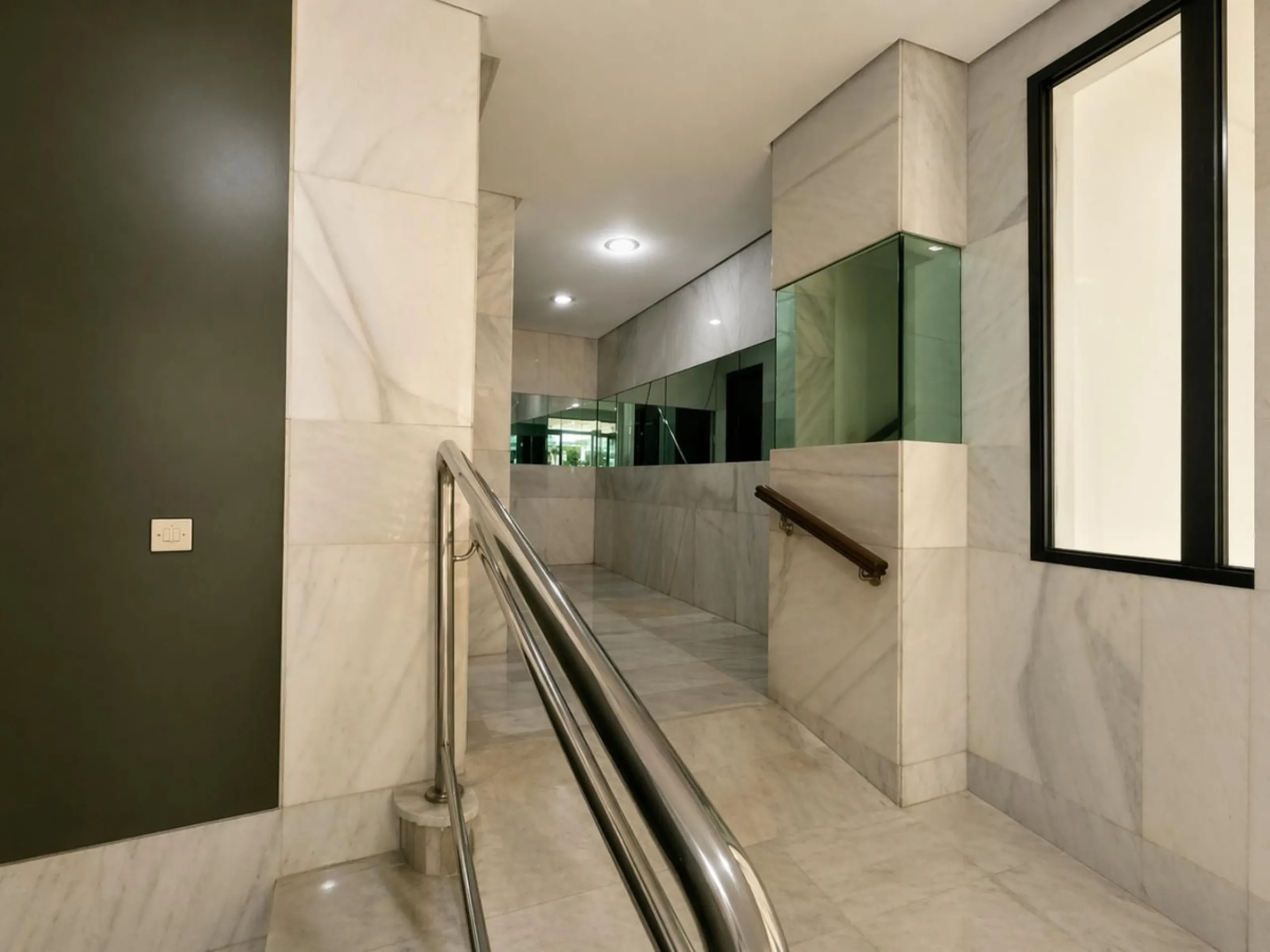 Spacious 4-Bedroom Apartment Near the Beach