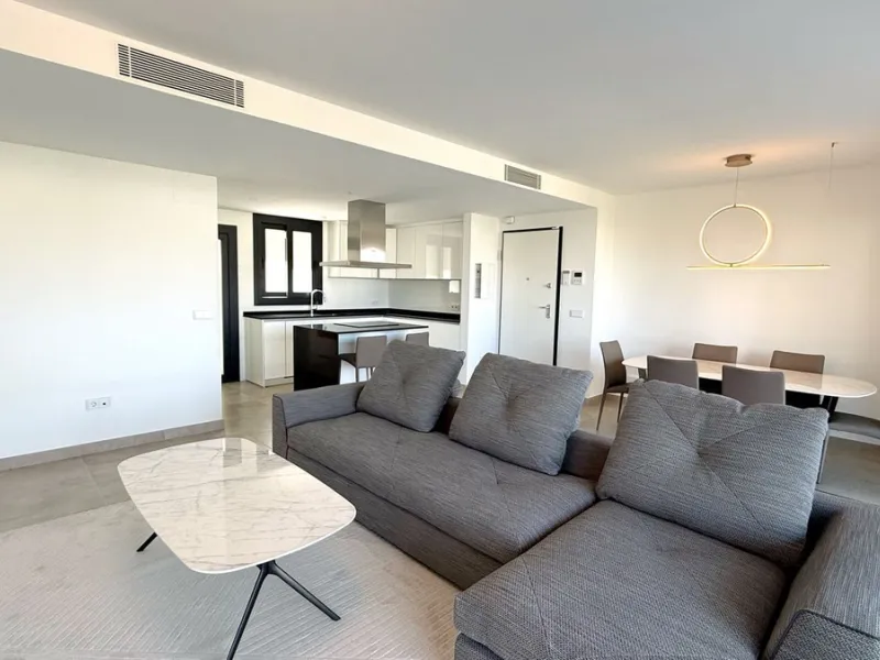 Discover a modern and luxurious lifestyle in this stunning apartment located in the sought-after area of Atalaya on the Costa del Sol. Situated within a gated community with 24-hour security, this property offers both tranquility and convenience, with nea
