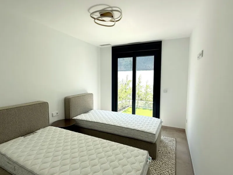 Discover a modern and luxurious lifestyle in this stunning apartment located in the sought-after area of Atalaya on the Costa del Sol. Situated within a gated community with 24-hour security, this property offers both tranquility and convenience, with nea