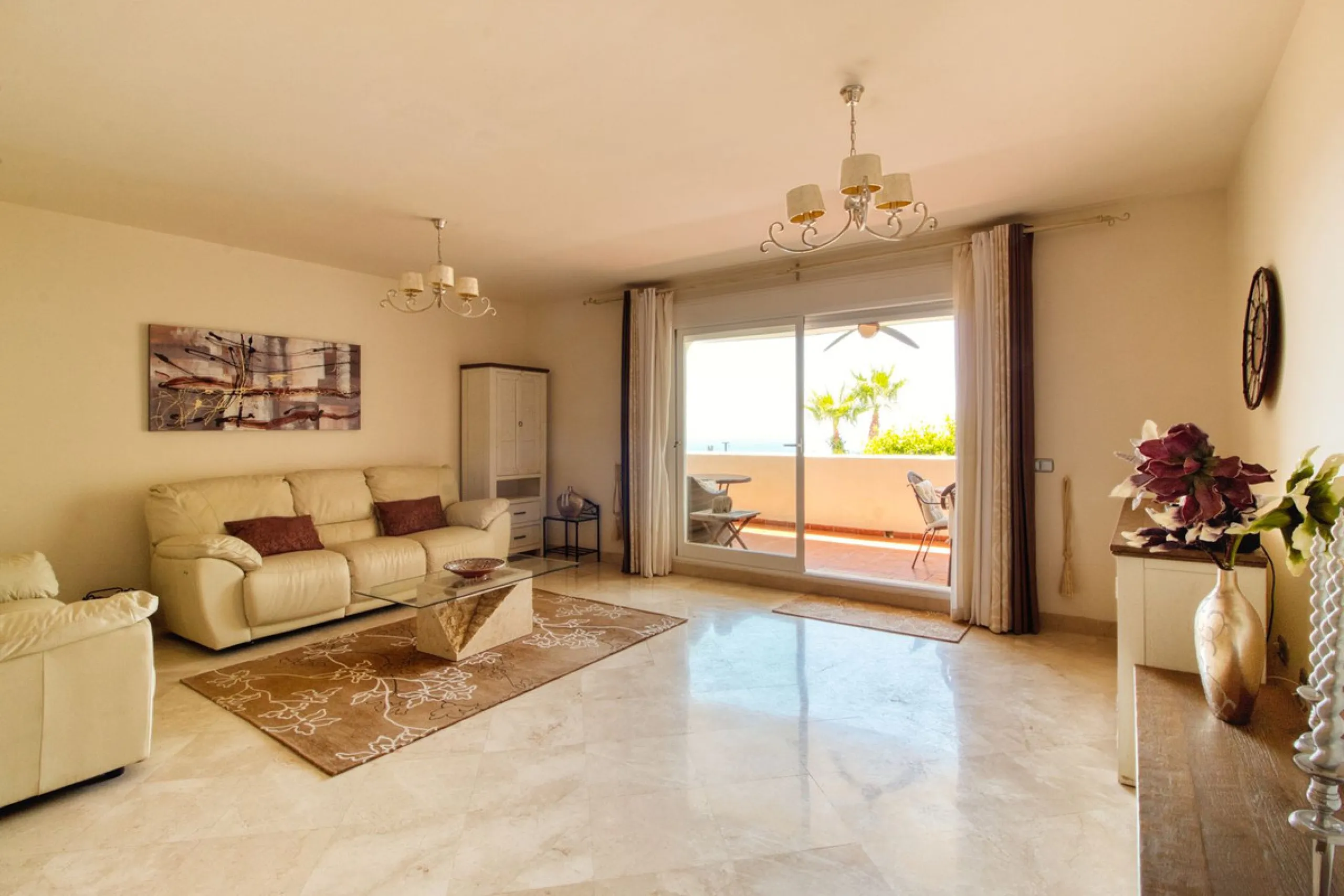 Unique Townhouse with Stunning Panoramic Sea Views.