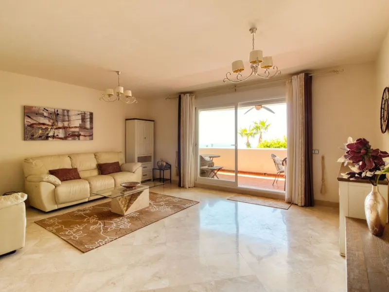 Unique Townhouse with Stunning Panoramic Sea Views.