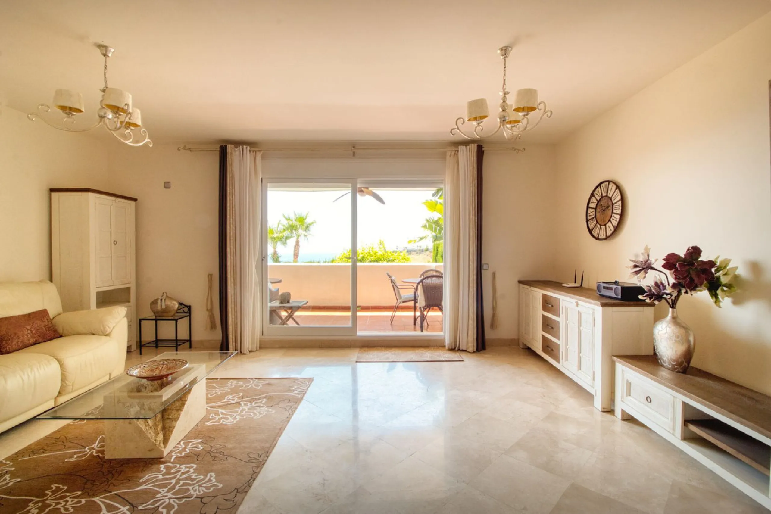 Unique Townhouse with Stunning Panoramic Sea Views.