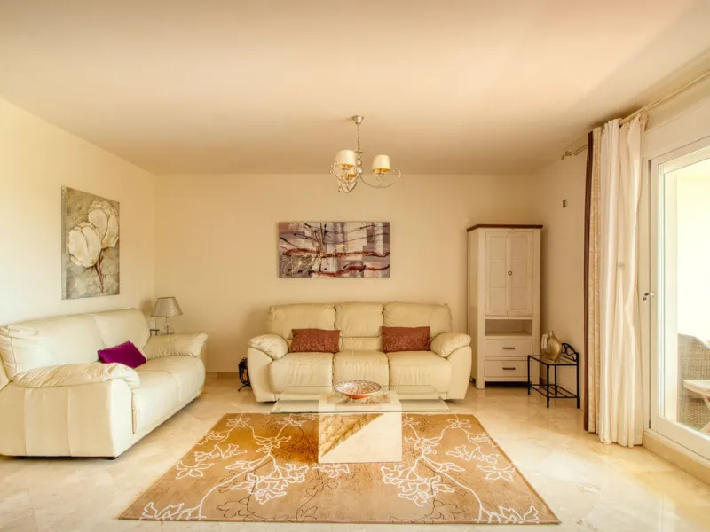 Unique Townhouse with Stunning Panoramic Sea Views.