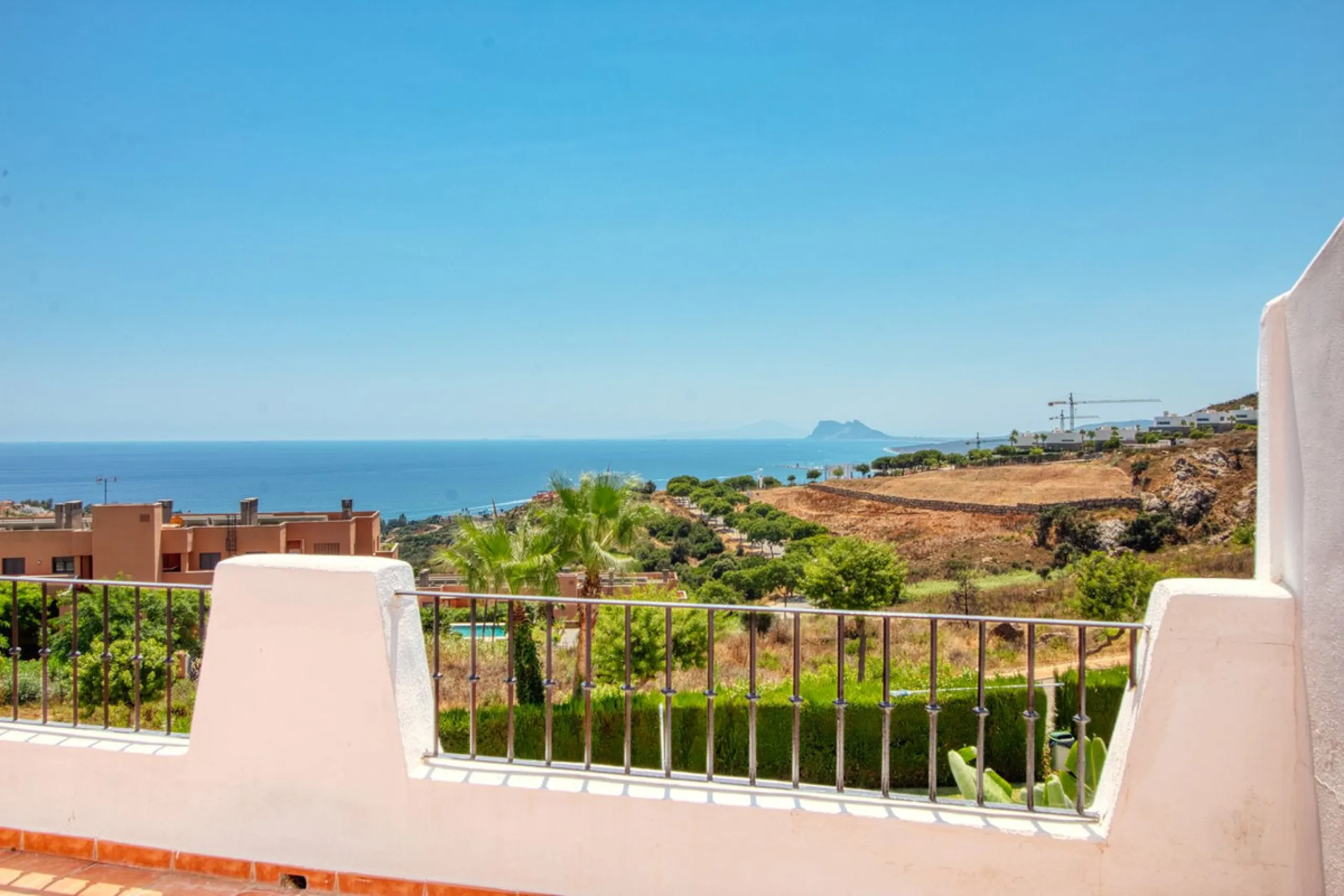 Unique Townhouse with Stunning Panoramic Sea Views.