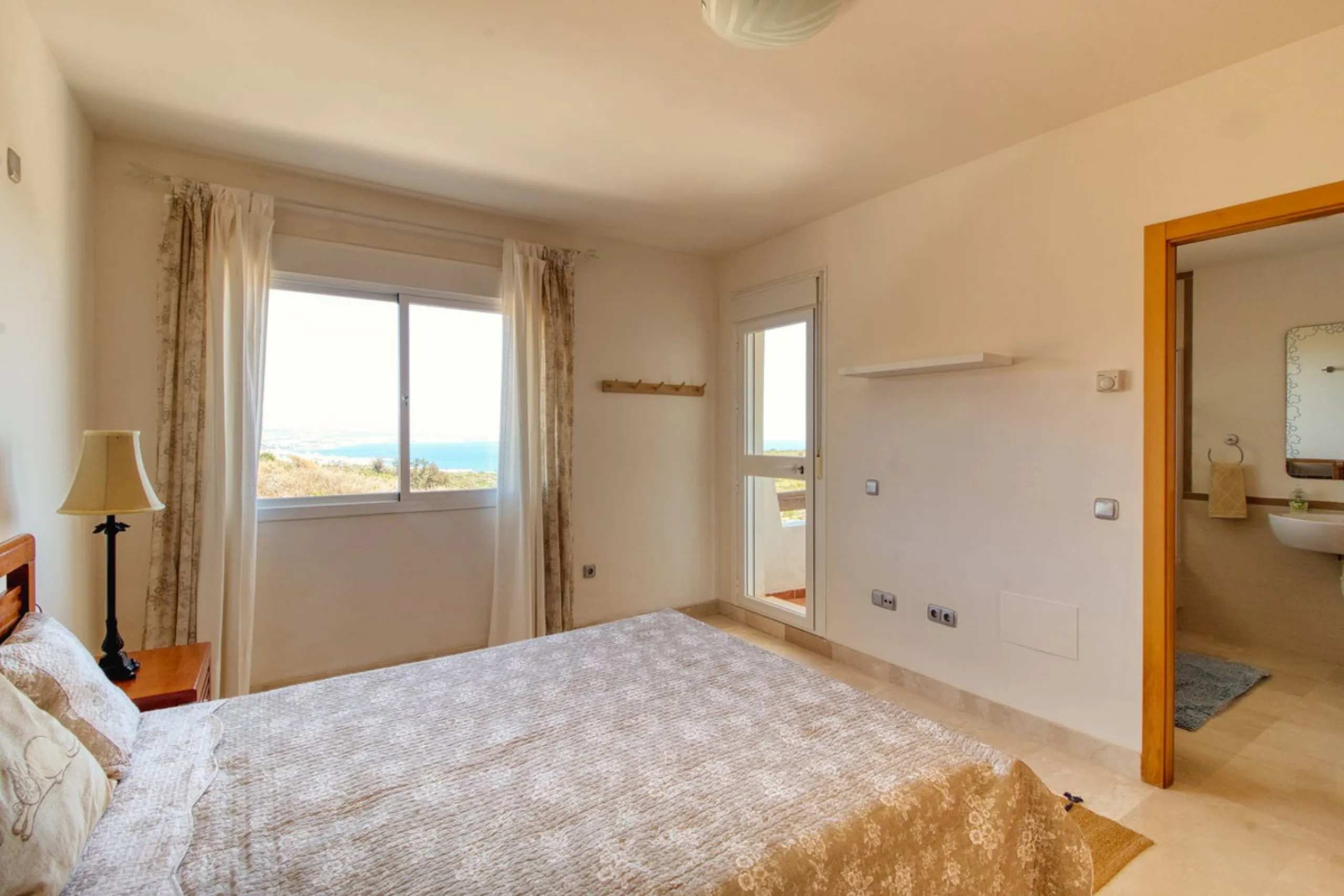 Unique Townhouse with Stunning Panoramic Sea Views.