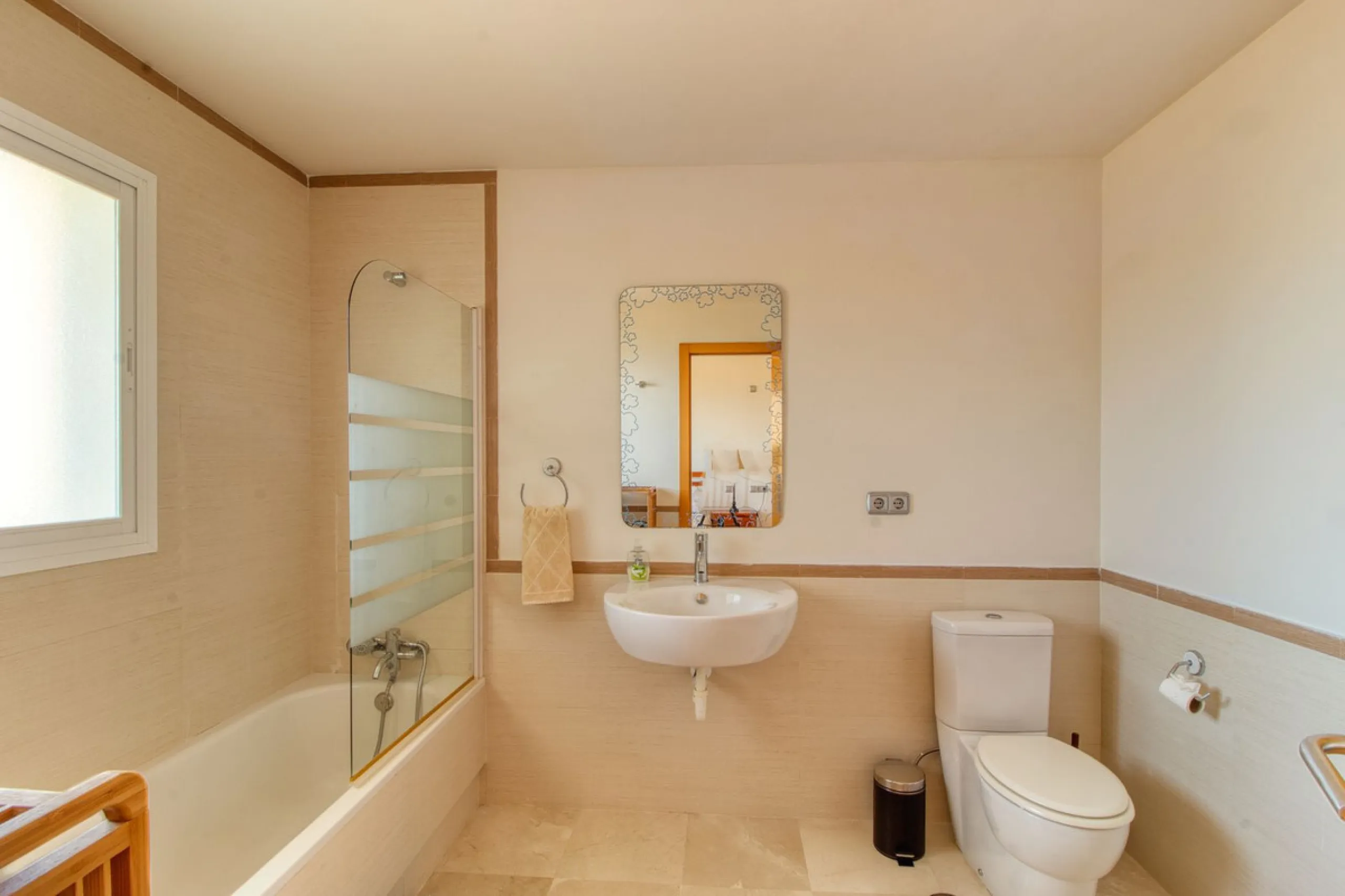 Unique Townhouse with Stunning Panoramic Sea Views.