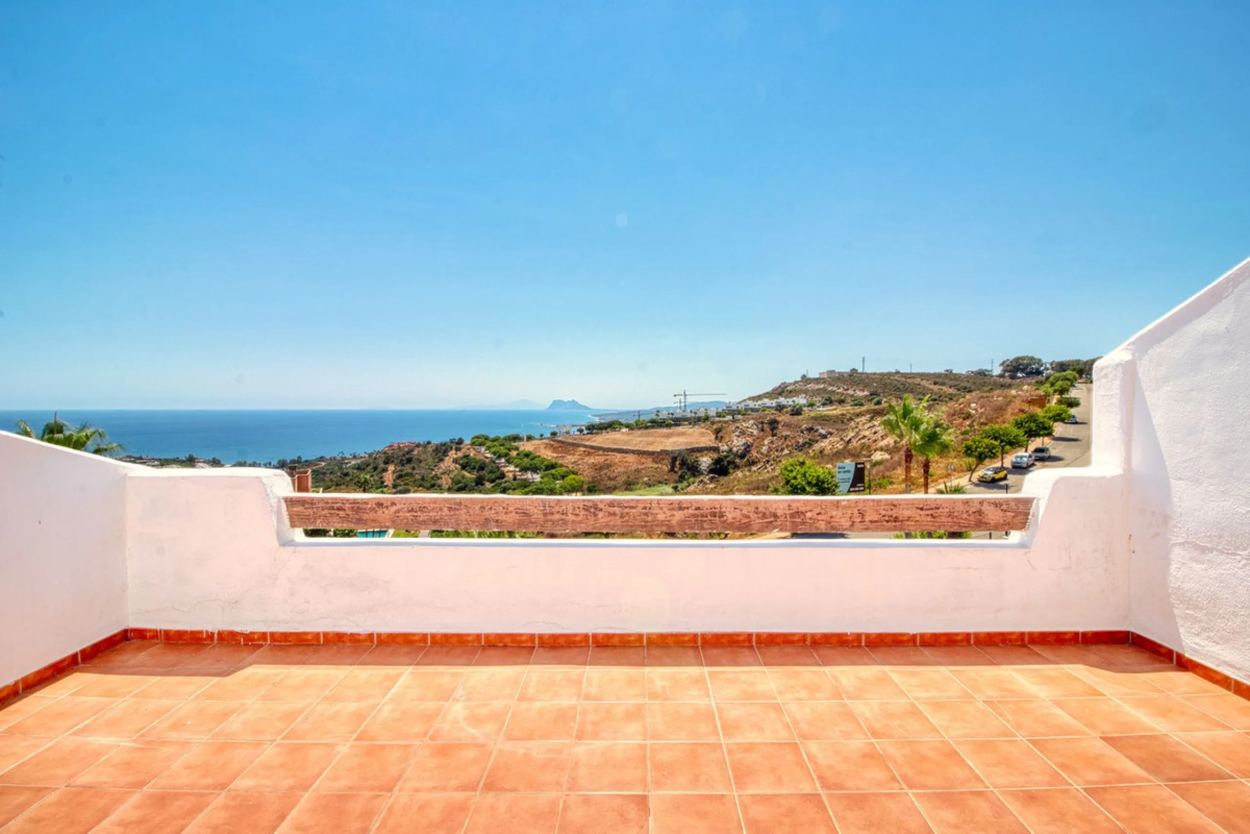 Unique Townhouse with Stunning Panoramic Sea Views.
