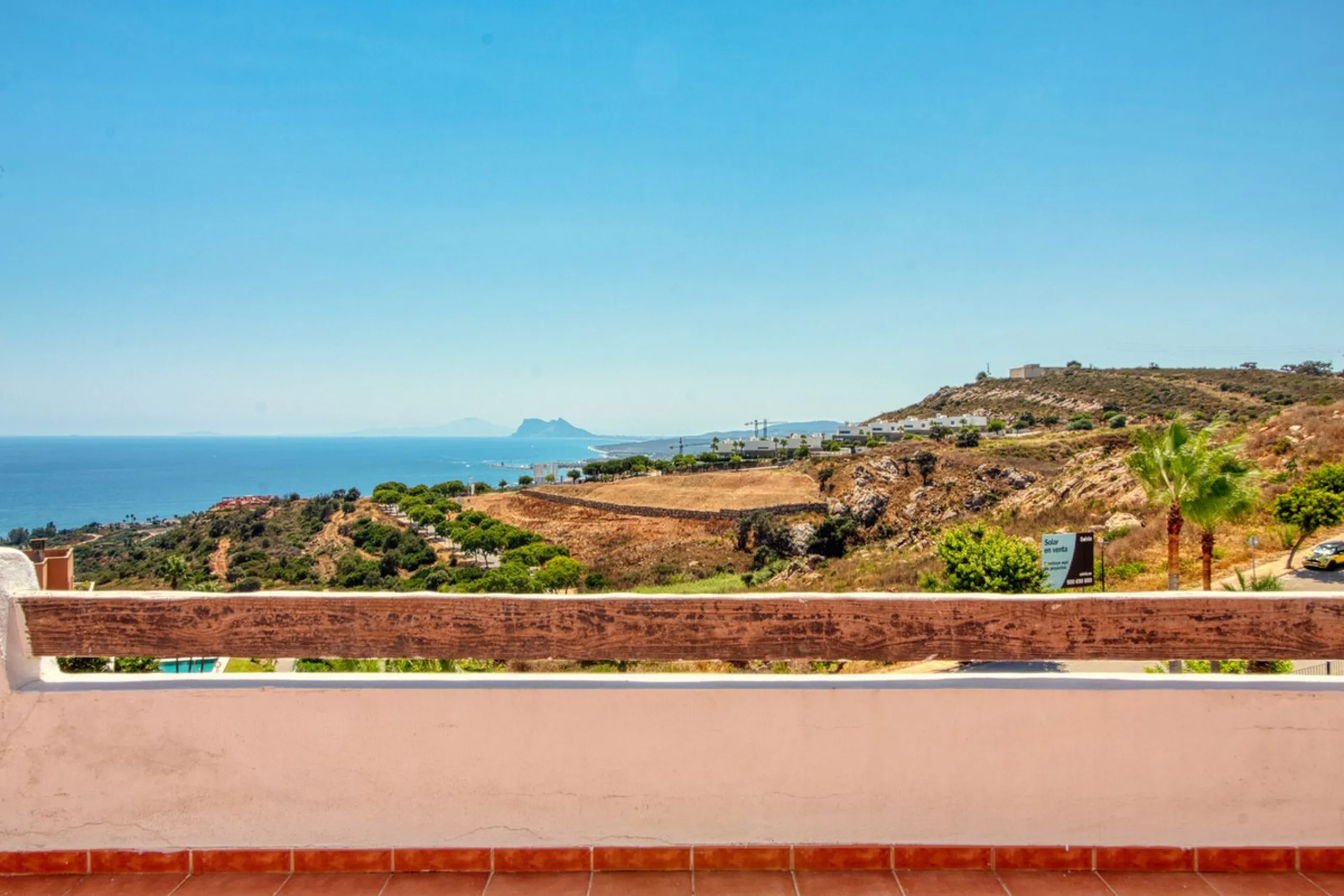 Unique Townhouse with Stunning Panoramic Sea Views.
